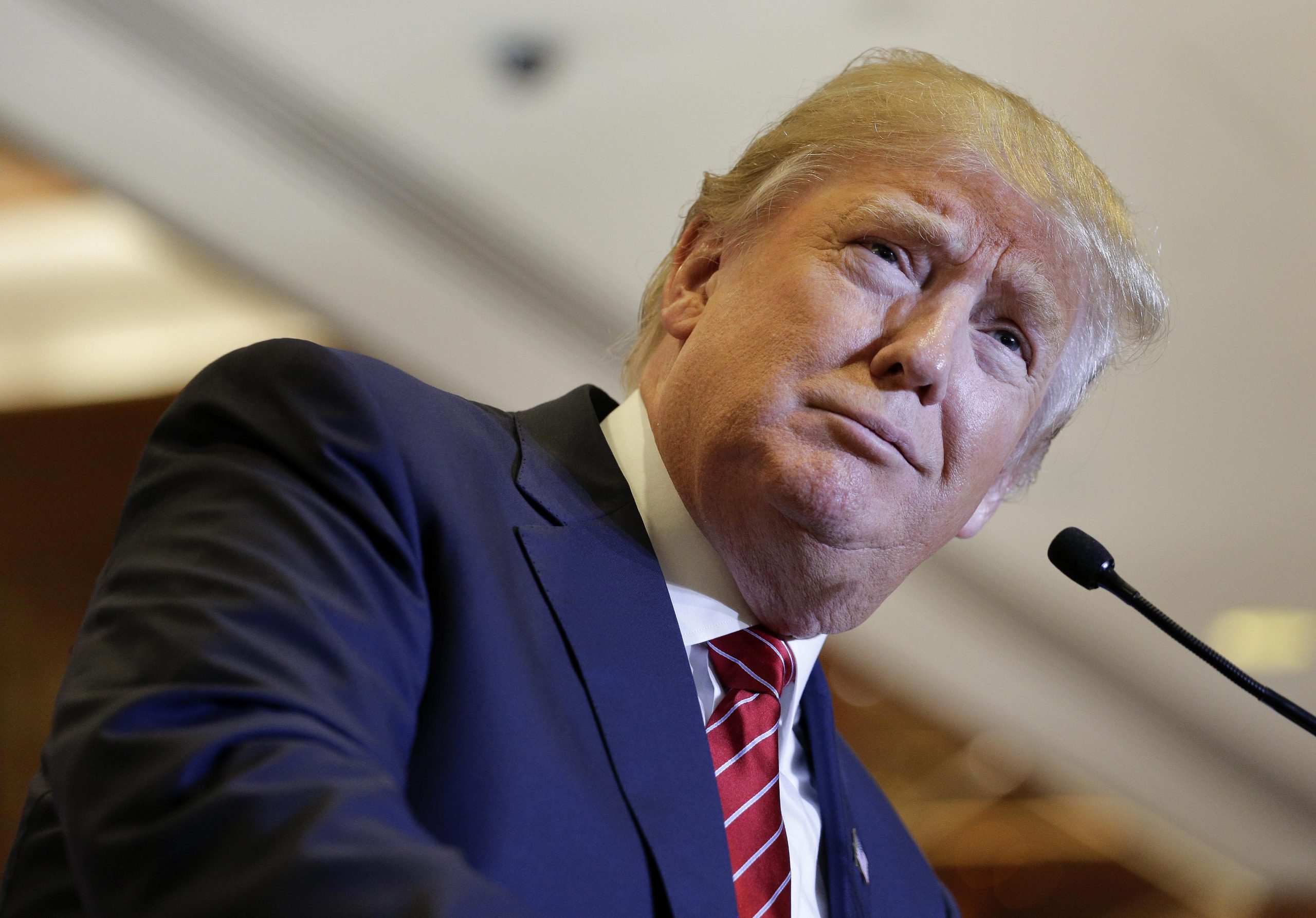 Trump responds to Romney by tweeting giant tax return