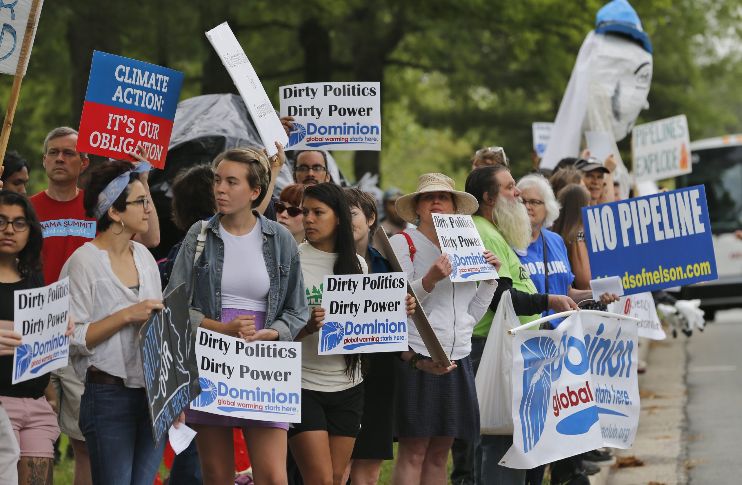 Big pipeline brawls brewing in 2016