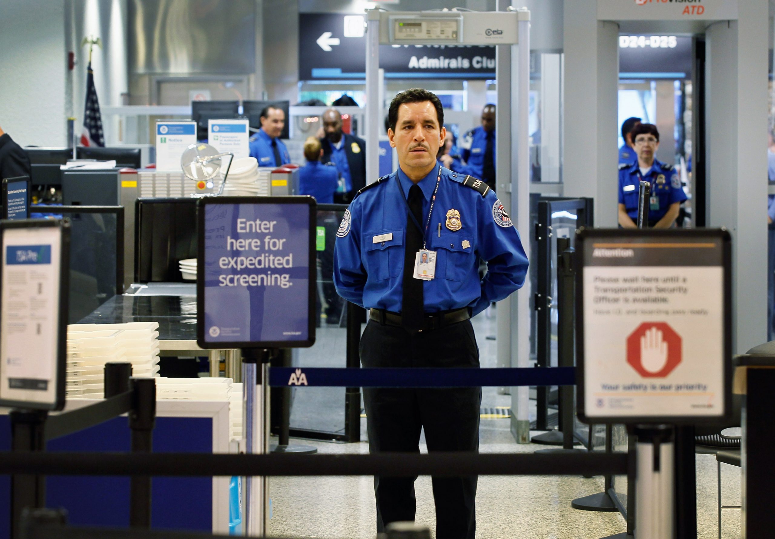 Acting TSA chief out after security test miscues