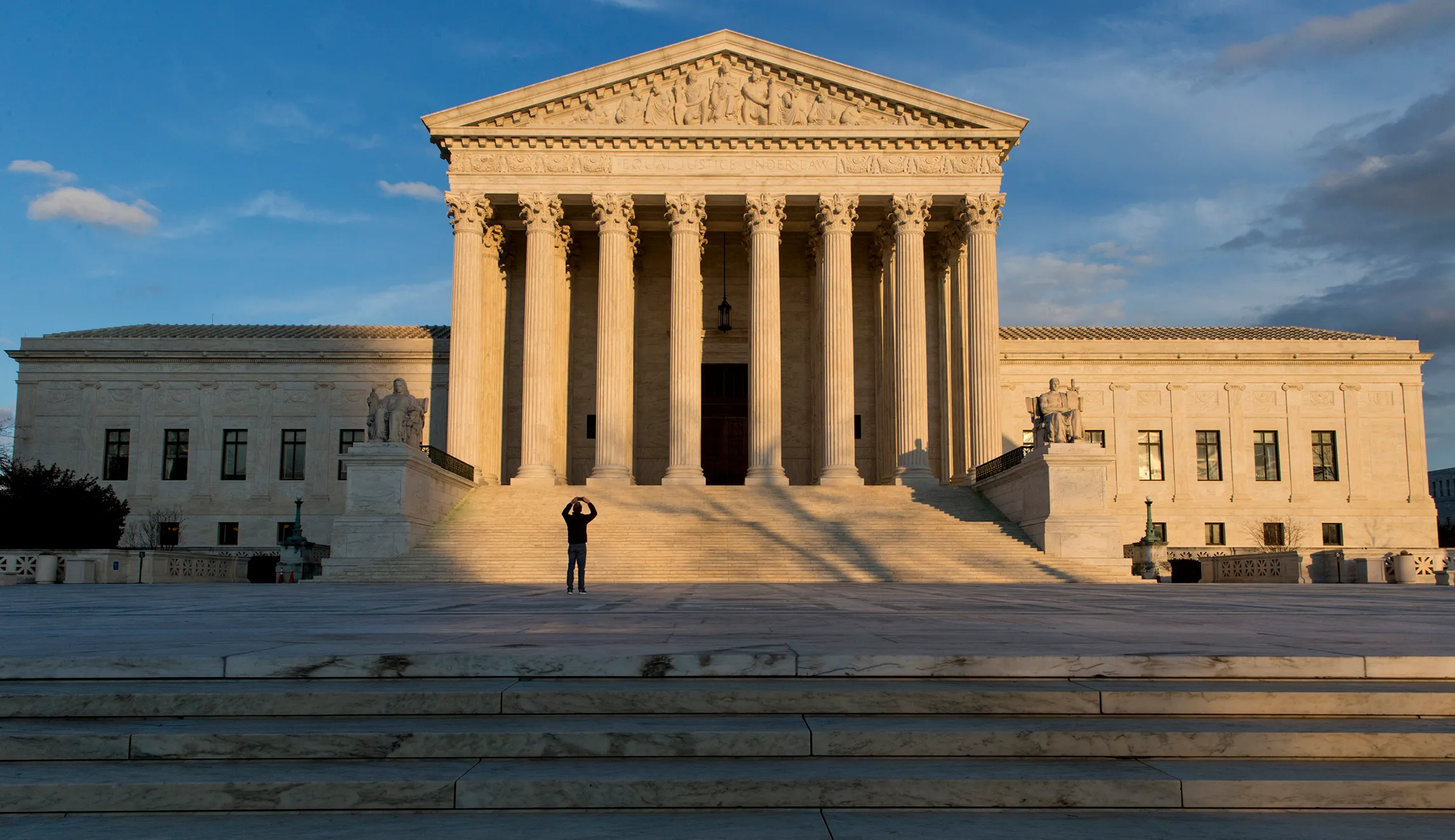 FTC proposes ban on noncompete clauses