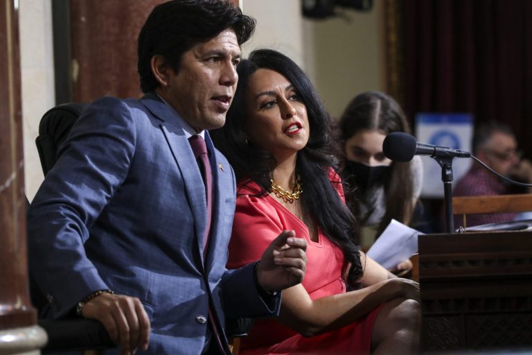 Councilman Kevin de LeÃ³n, left, and Los Angeles City Council President Nury Martinez confer at city council meeting on Tuesday, Oct. 4, 2022 in Los Angeles.