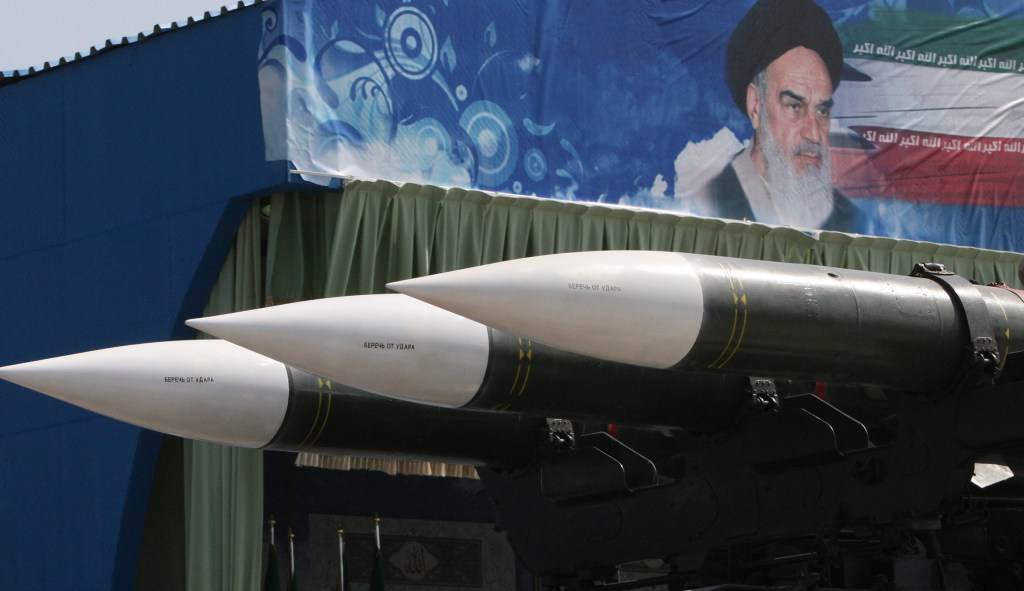 FAA orders US airlines to avoid Iranian airspace after drone attack