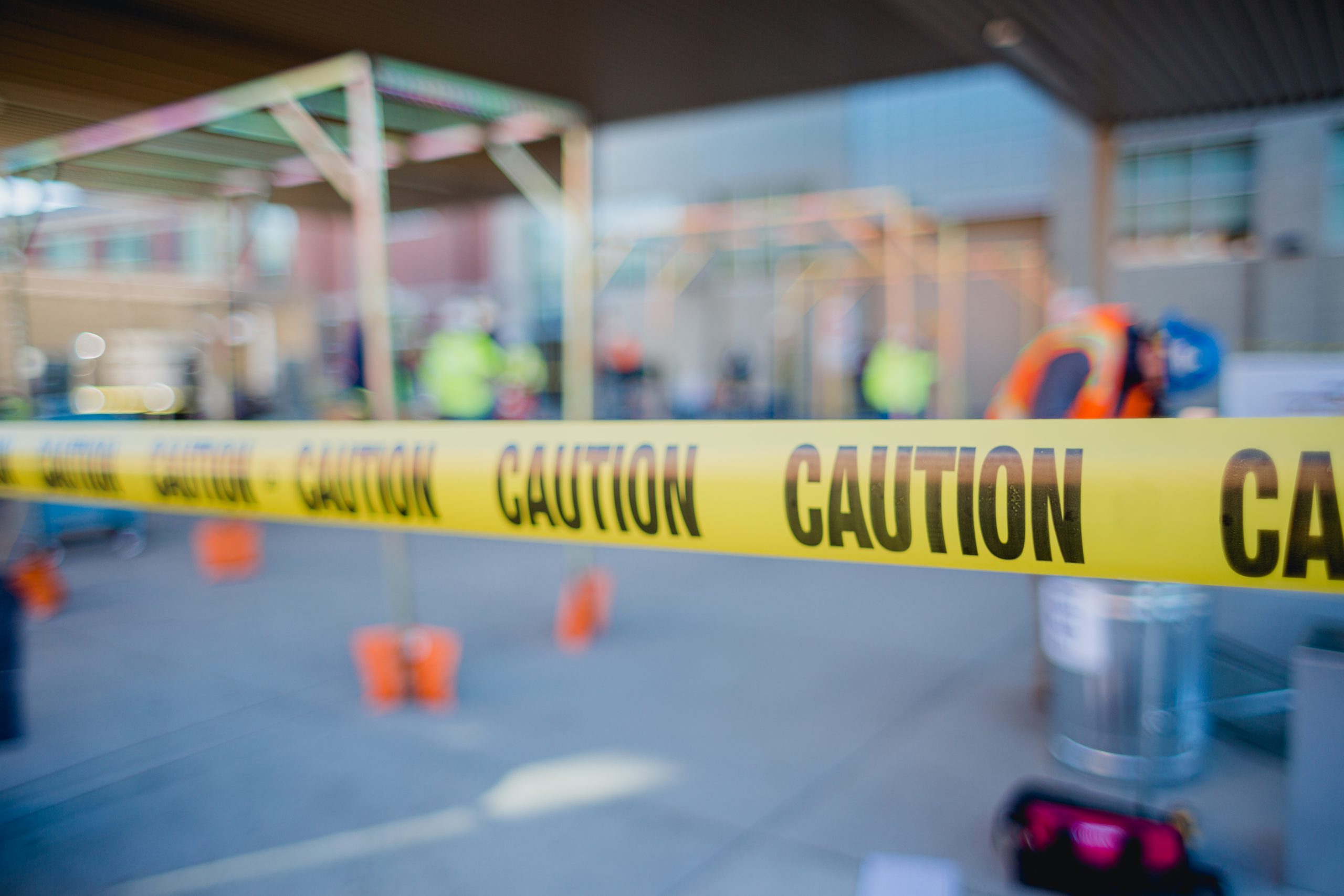 WATCH: Jujitsu-trained worker stops knife-wielding attacker