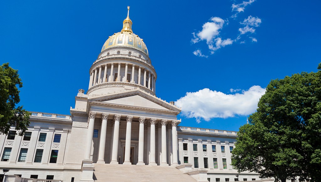 Virginians approve constitutional amendment for redistricting commission