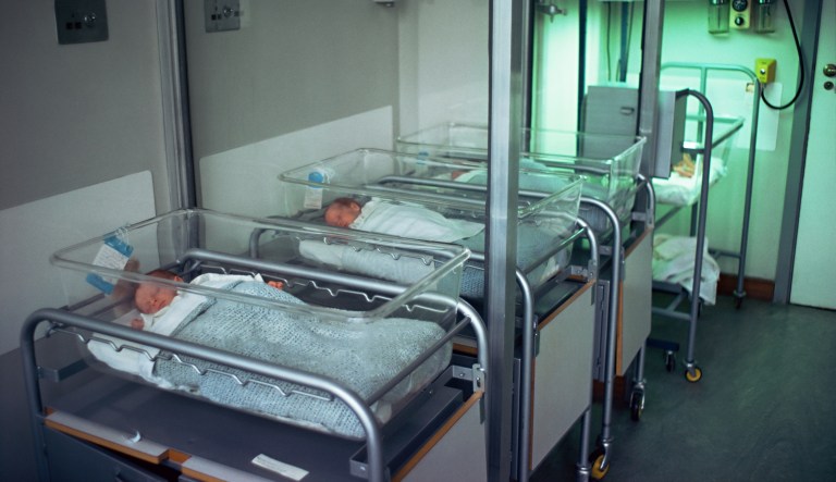 US life expectancy drops to lowest level in nearly two decades amid pandemic