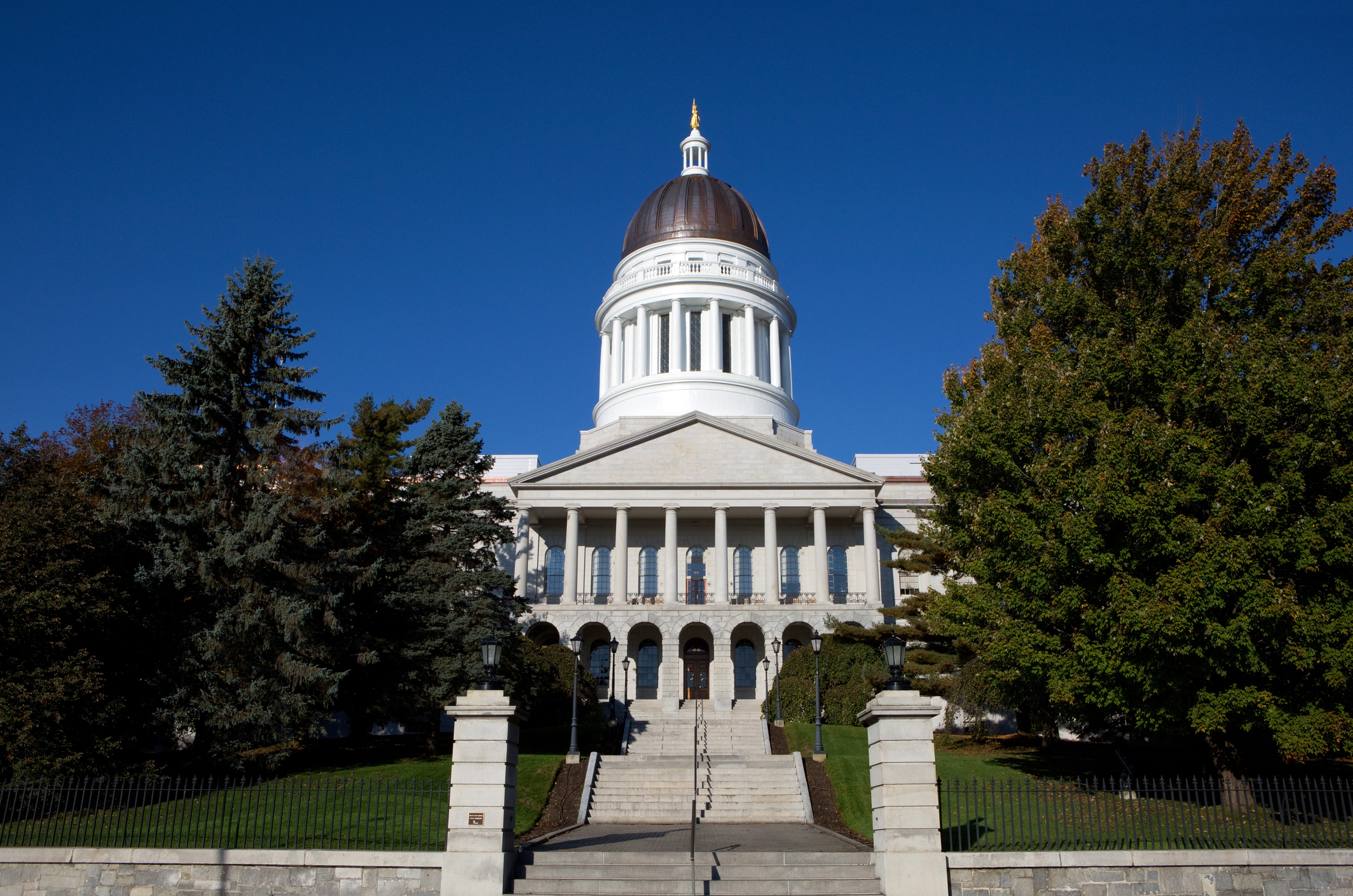 Maine bill would mandate news coverage