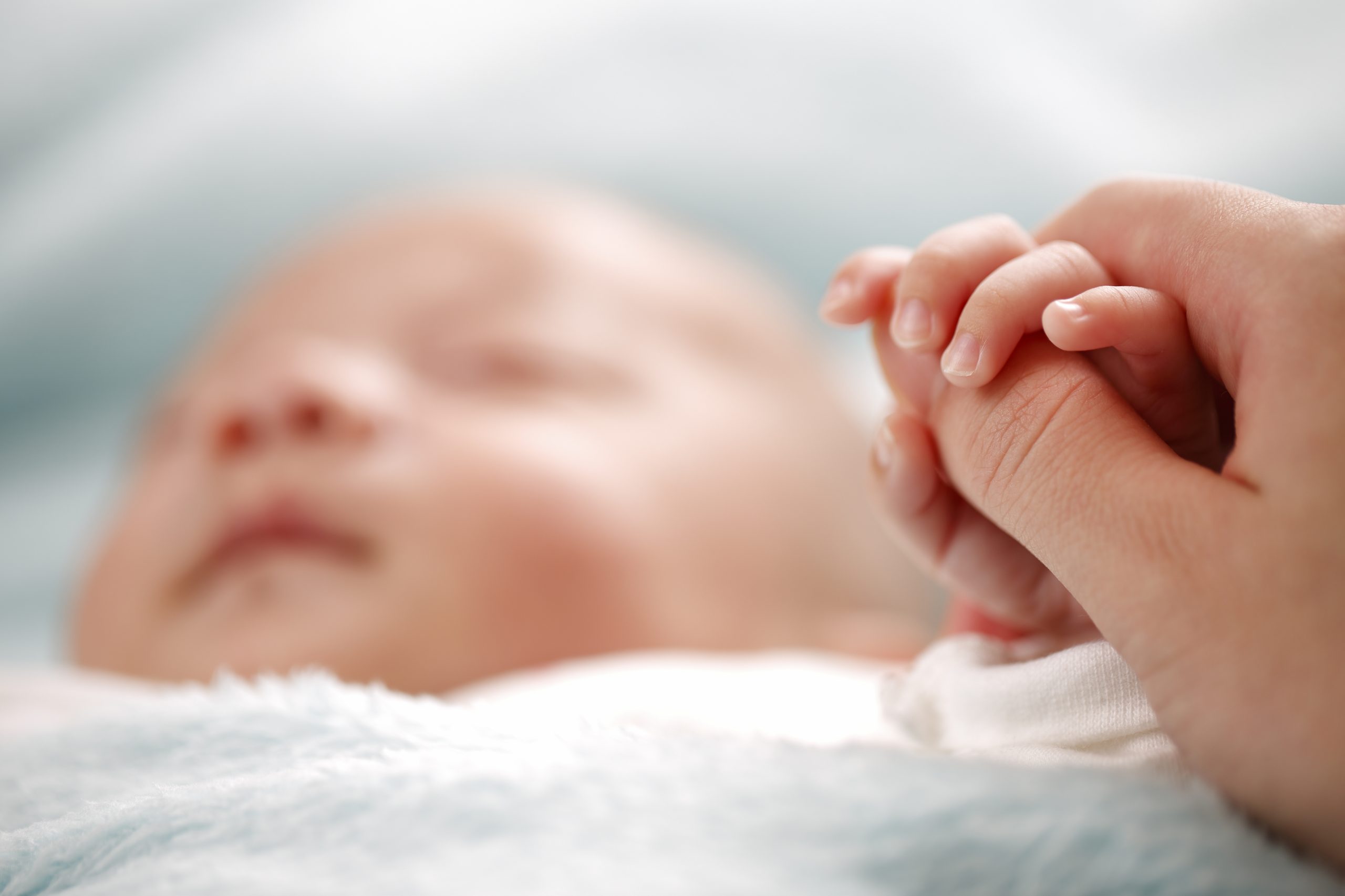 Mother gives birth to ‘Tesla baby’ while vehicle drives on autopilot
