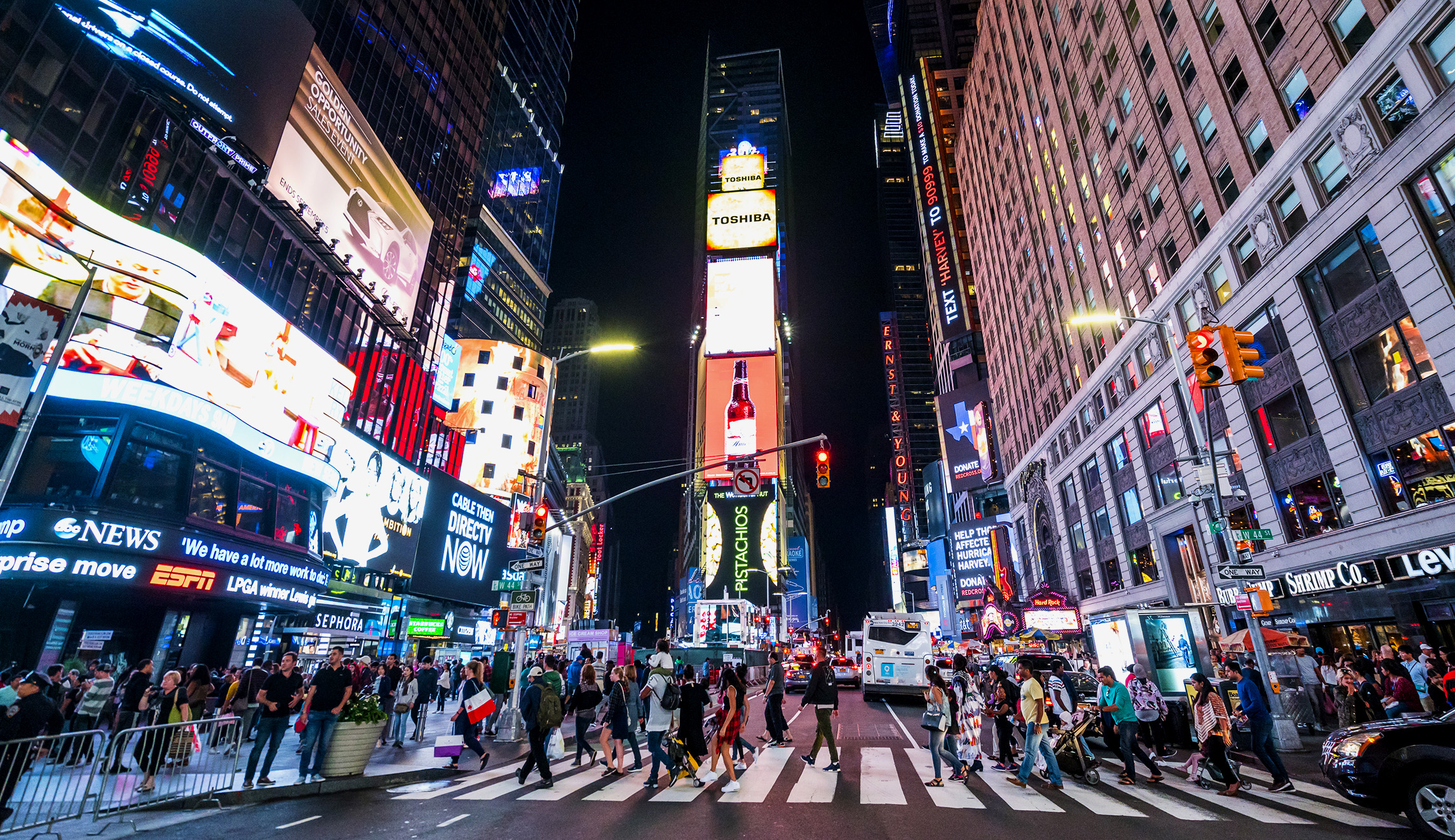 Three people shot in Times Square