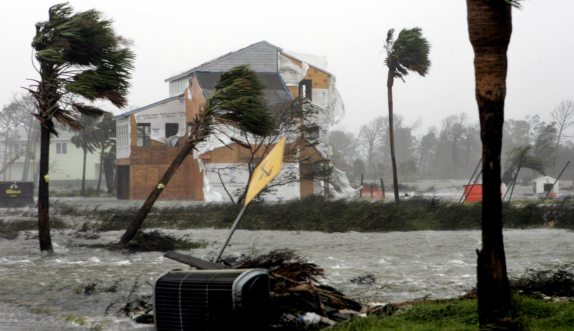 Dumb legal battle threatens cleanup of an oil spill dating back to Hurricane Ivan in 2004