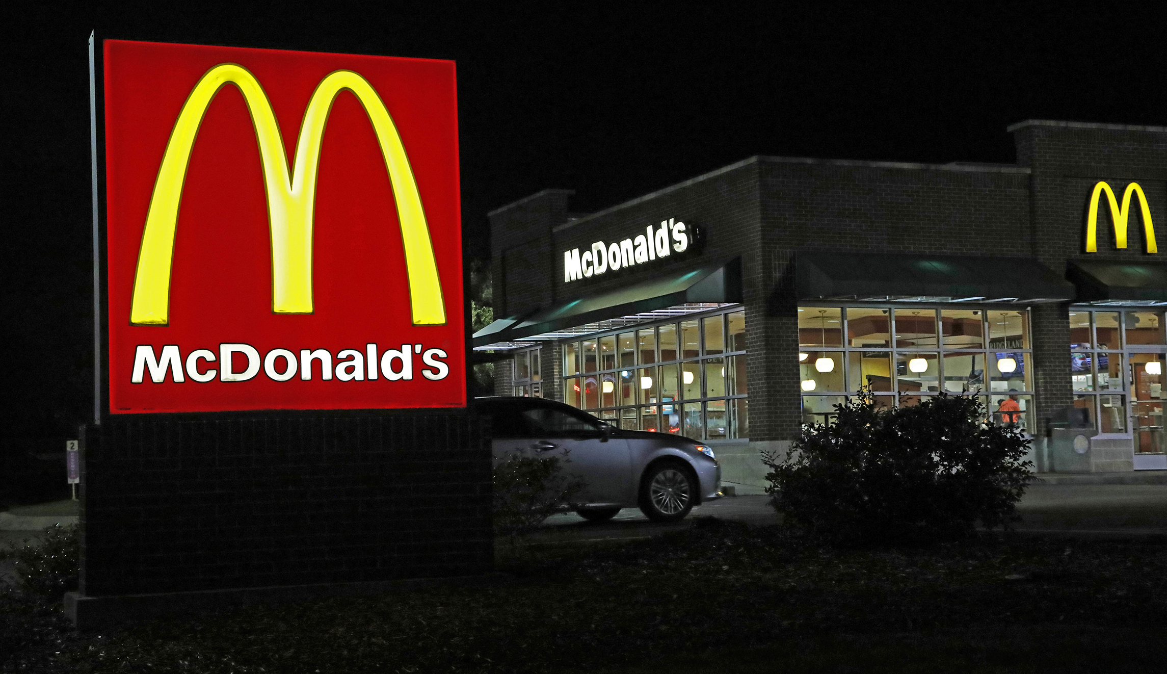 McDonald’s settles labor case with NLRB