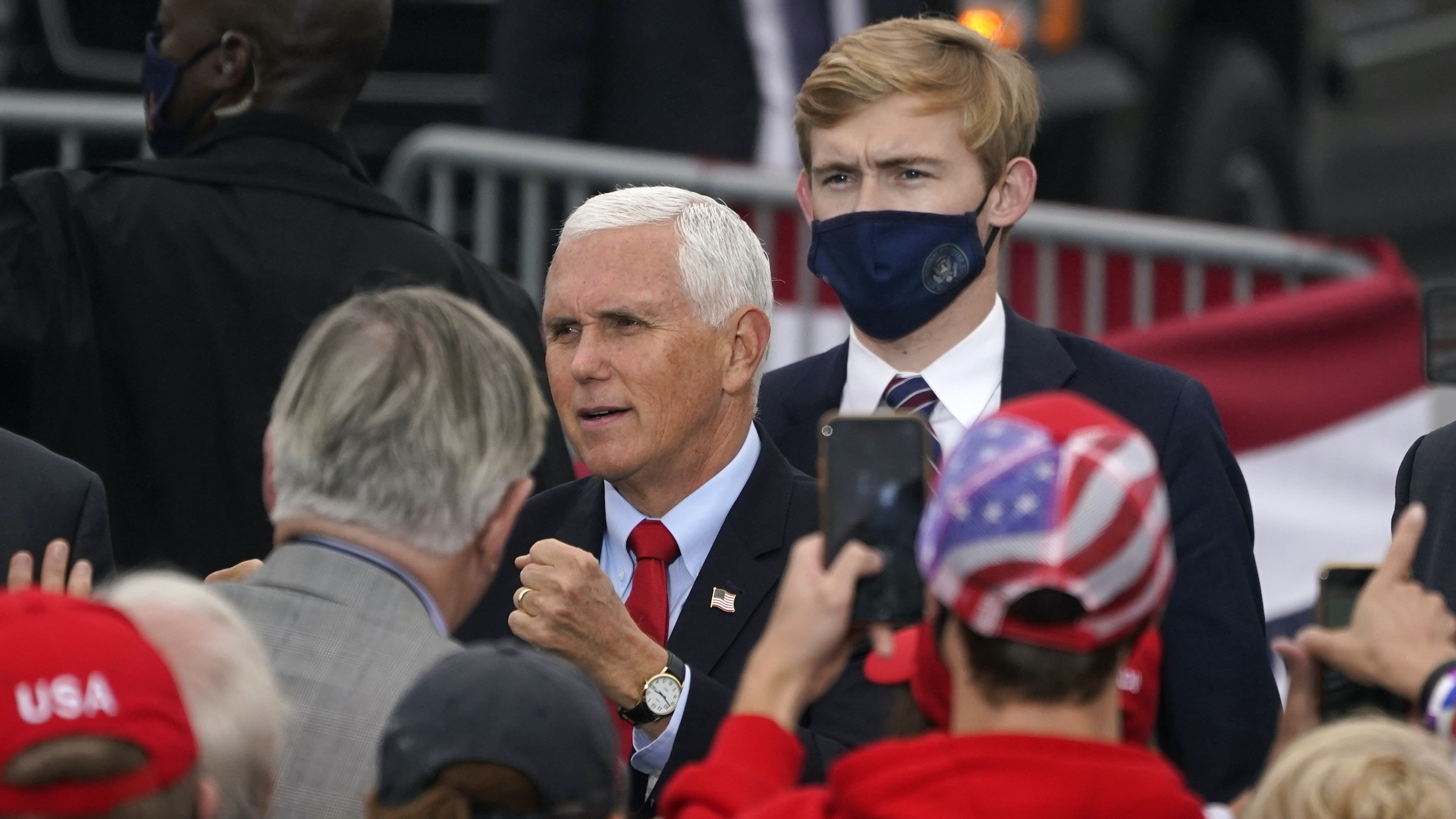 Mike Pence, Trump family react to deadly synagogue shooting