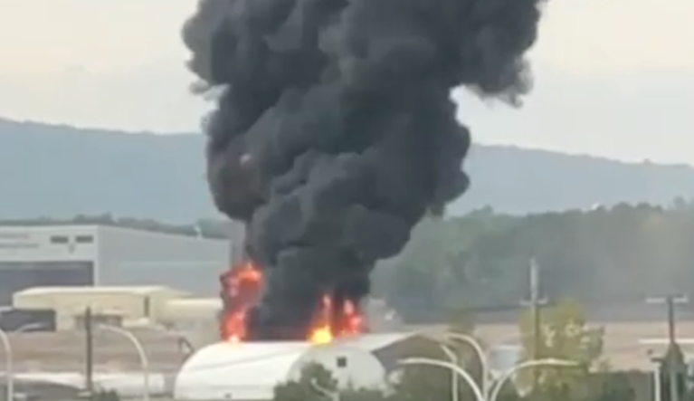 At least 5 dead, 9 injured after WWII-era plane crash in Connecticut