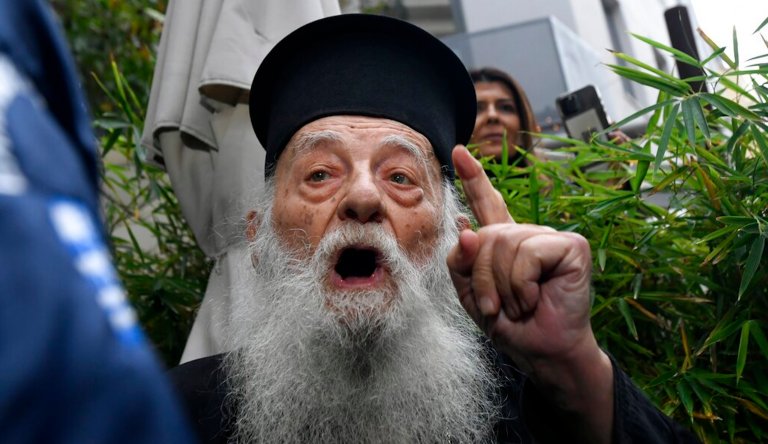 SEE IT: Pope Francis called heretic by Greek Orthodox priest during visit