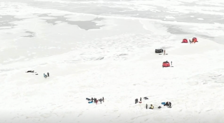 Thirty-four people rescued after being stranded on chunk of ice in Green Bay