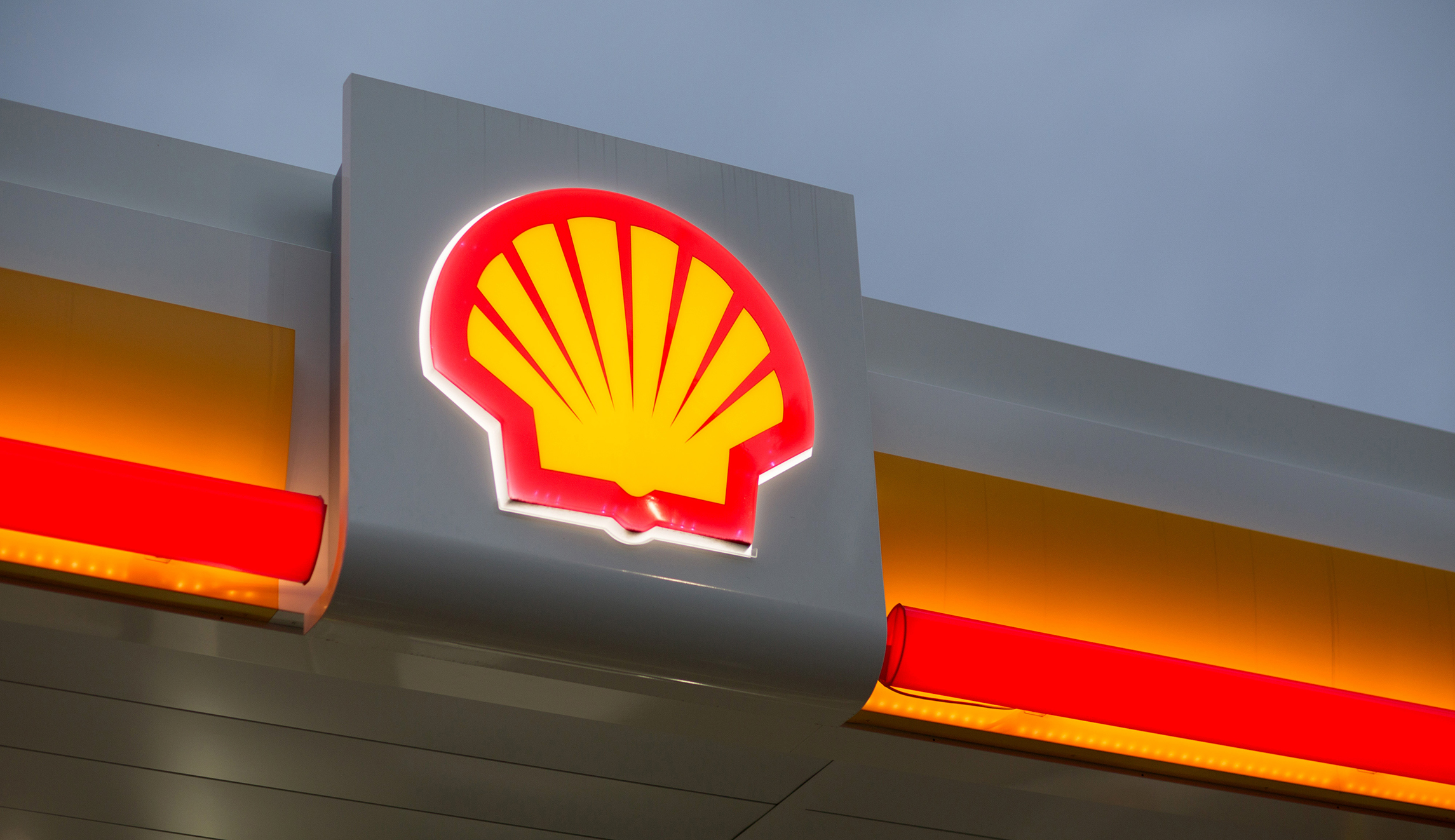 Shell considers mandating COVID-19 vaccine for employees