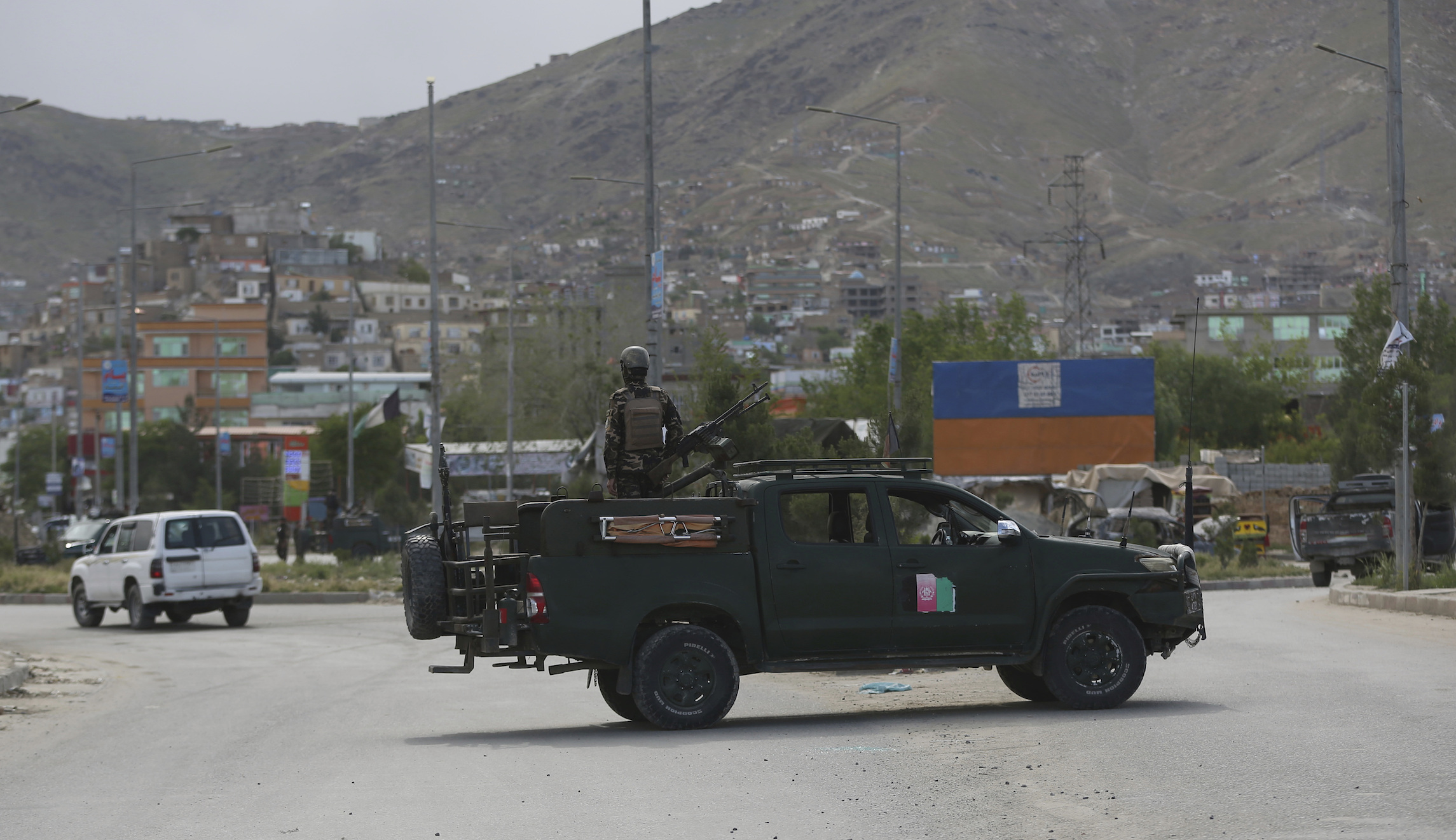 Suicide bombers attack police near US Embassy in Tunisia