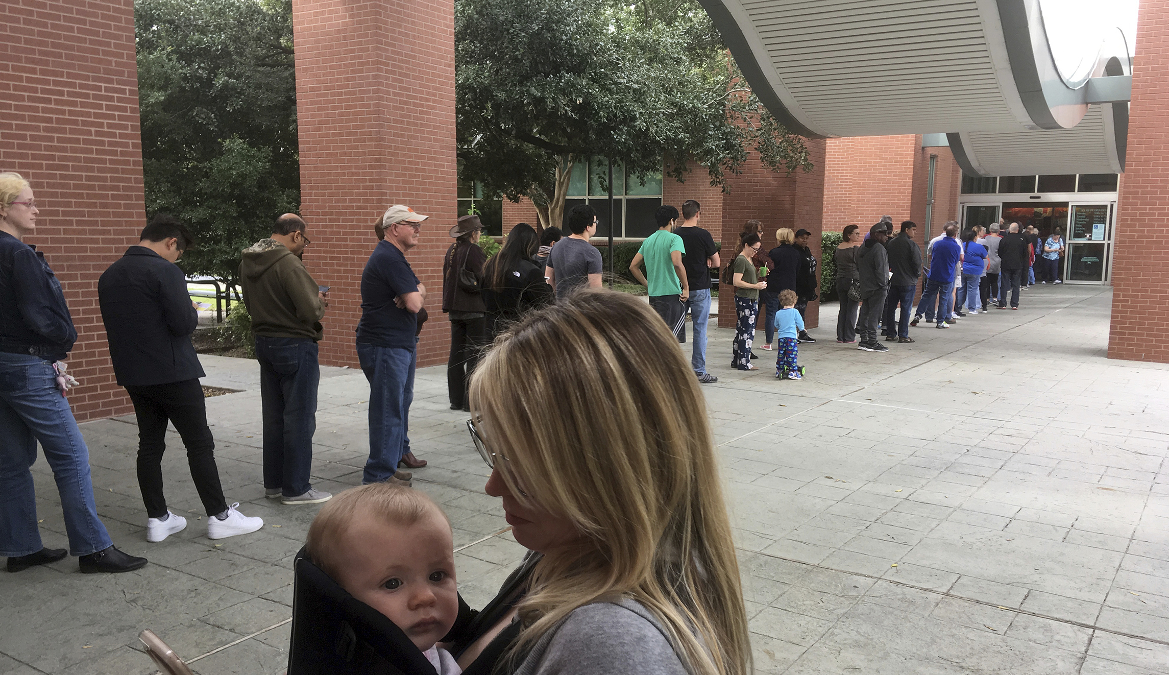 Texas sees substantial increase in Day 1 early voting for 2018 midterm elections