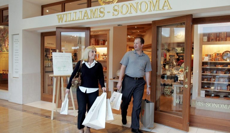 Customers leave the Williams-Sonoma store in Plaza Frontenac shopping mall in Frontenac, Mo., just west of St. Louis Thursday, Aug. 24, 2006. The upscale mall is the home to the area's Neiman-Marcus, Saks Fifth Avenue , Sam Cavato and a number of other shops. 