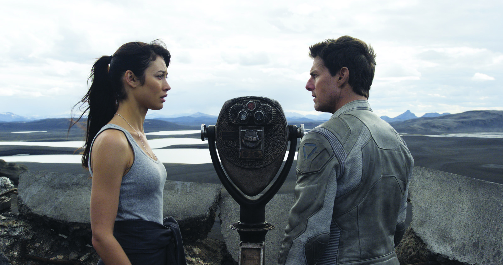 Movie review: ‘Oblivion’ thoughtful, but with plenty of action