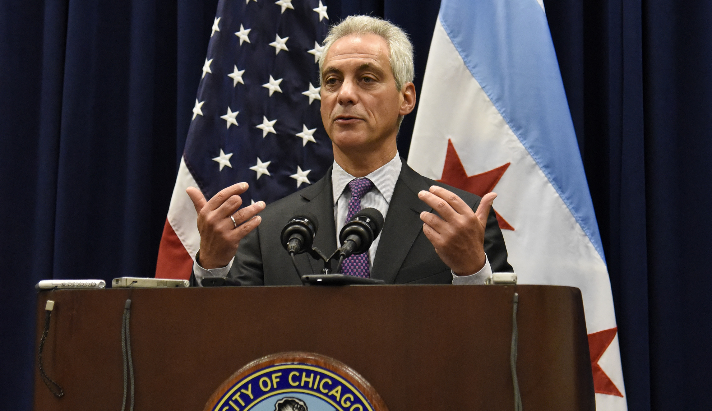Rahm Emanuel, Elizabeth Warren applaud judge’s decision to block Jeff Sessions’ sanctuary cities rule
