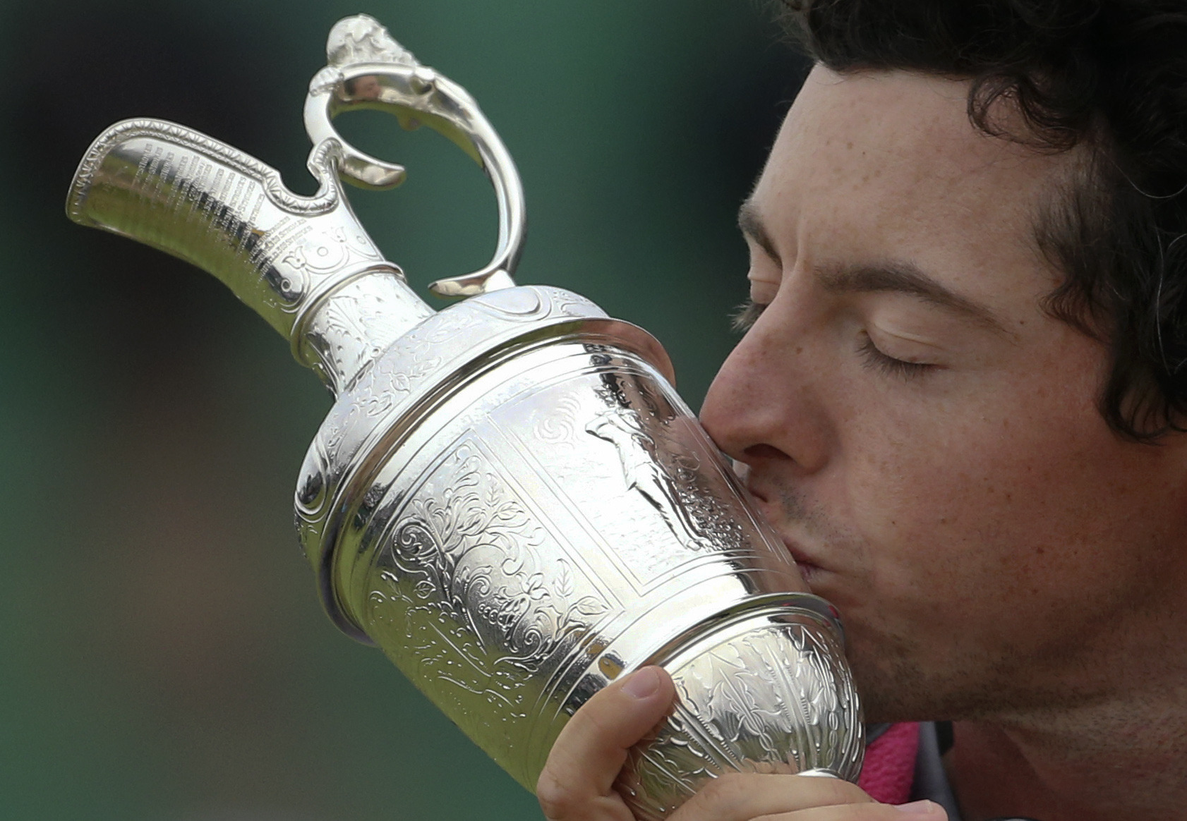 McIlroy has silver cup, now he wants green jacket