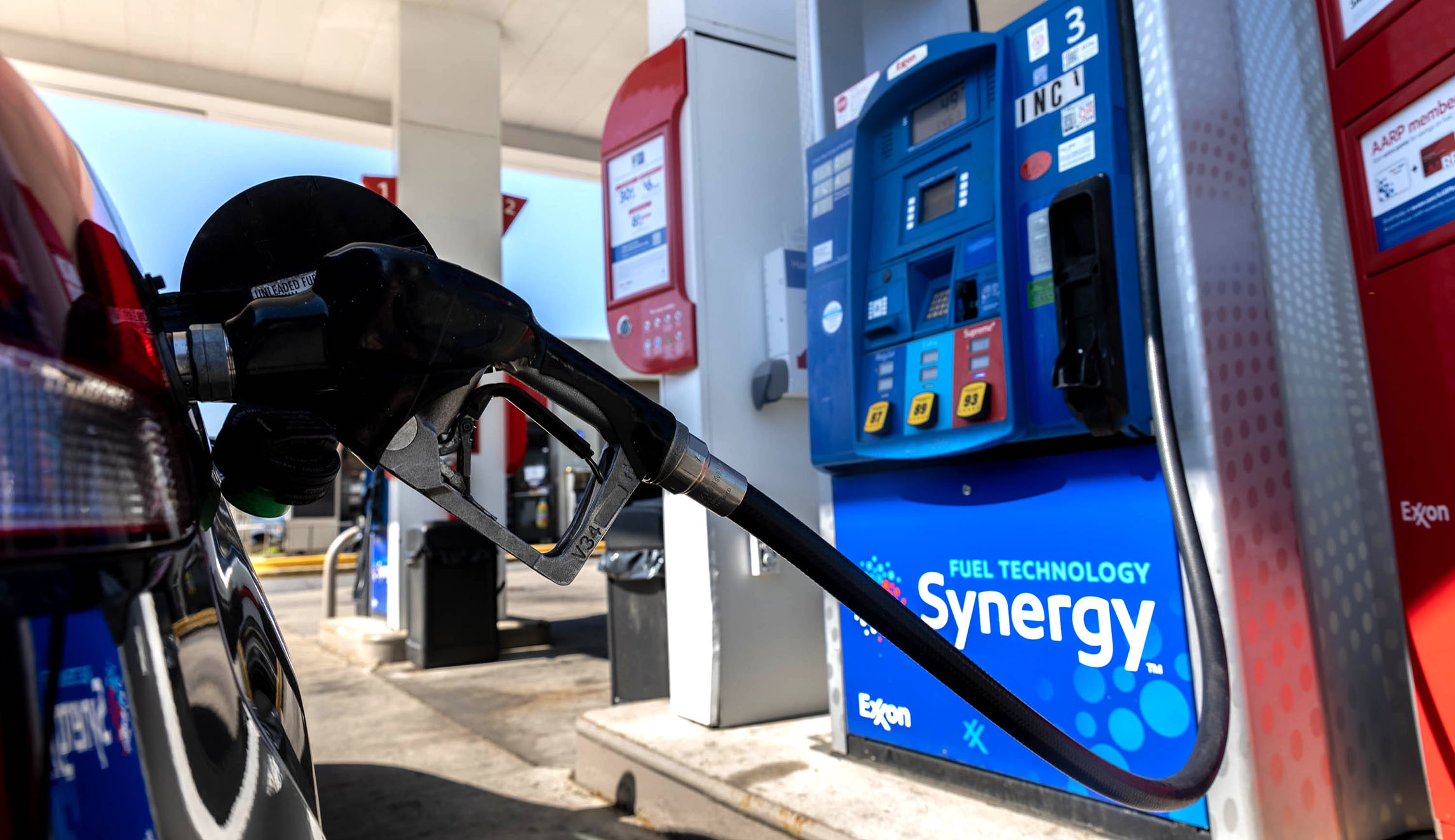Highest gas prices since 2014 threaten Biden