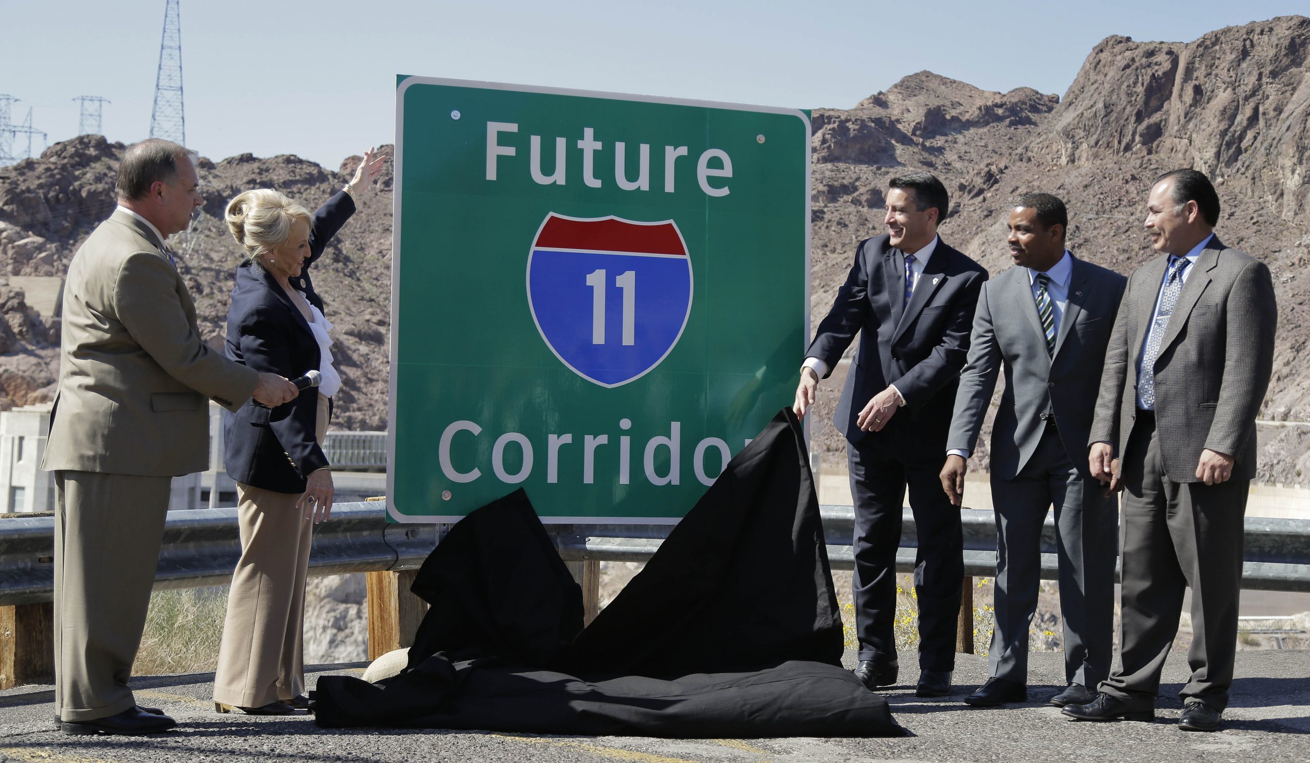 Signs mark proposed freeway linking Vegas, Phoenix