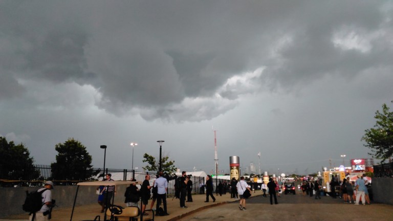 Media flee DNC tent after heavy winds, flooding