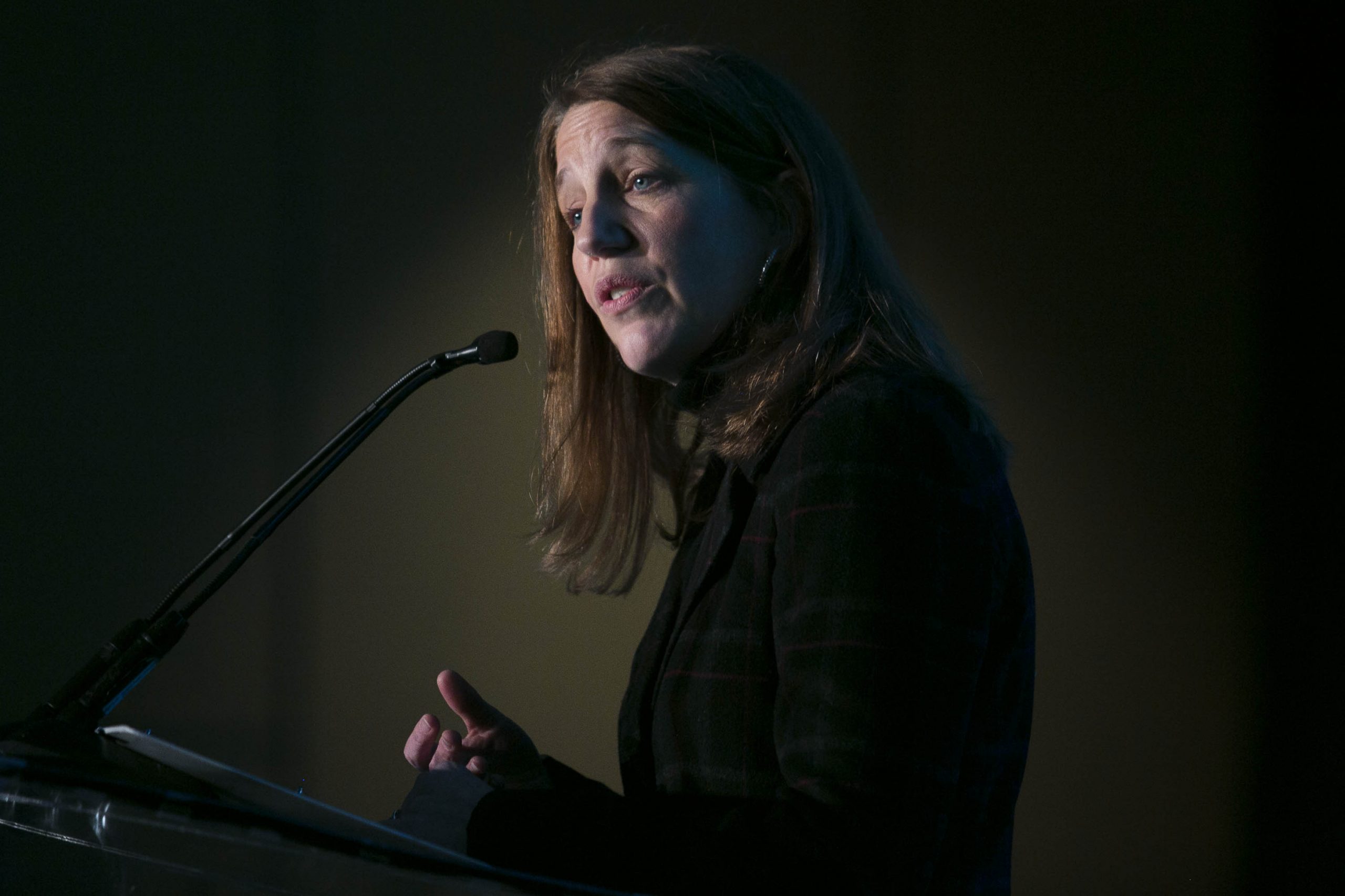 Congress quizzes administration on first-class airline tickets