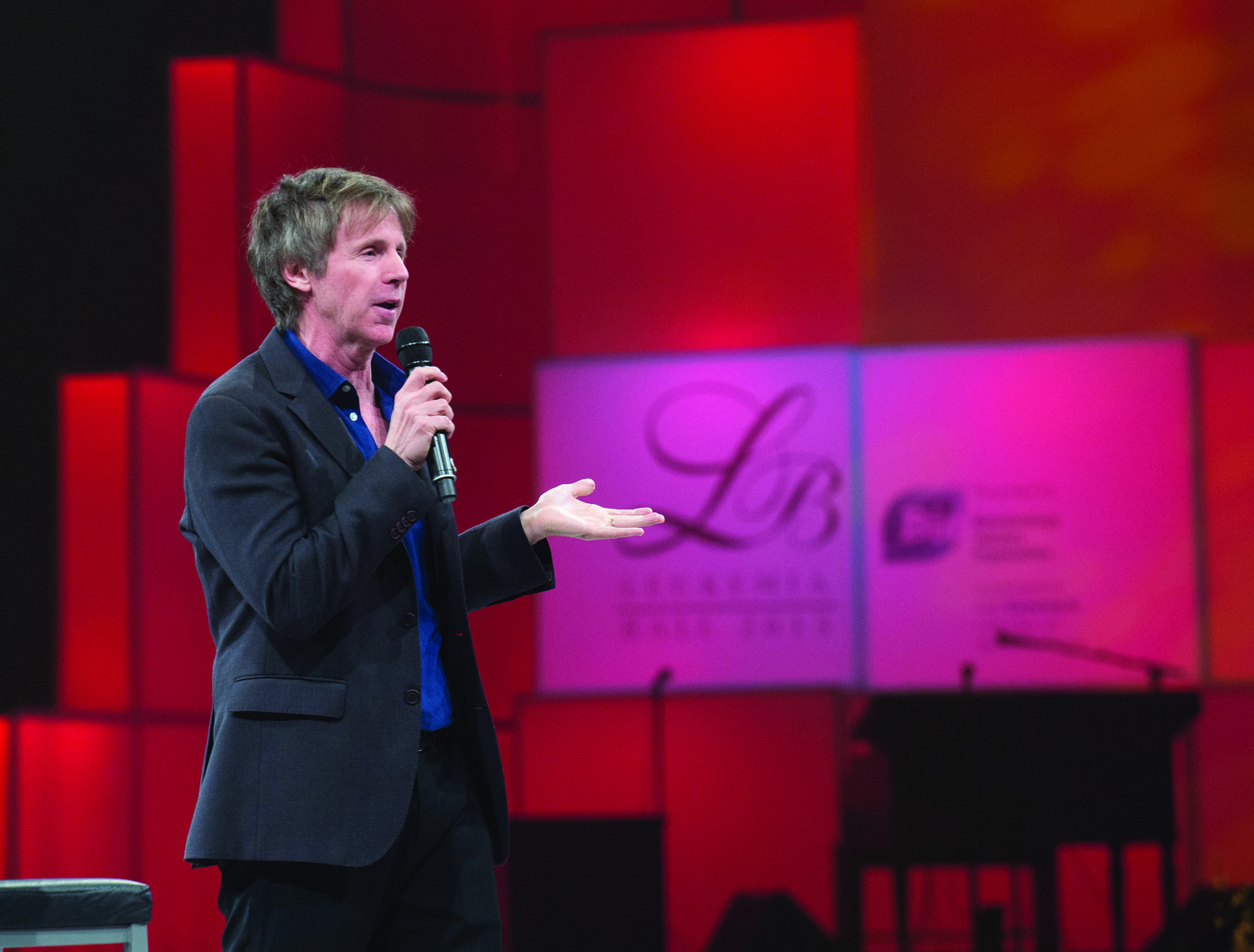 At Leukemia Ball, Dana Carvey talks like the presidents