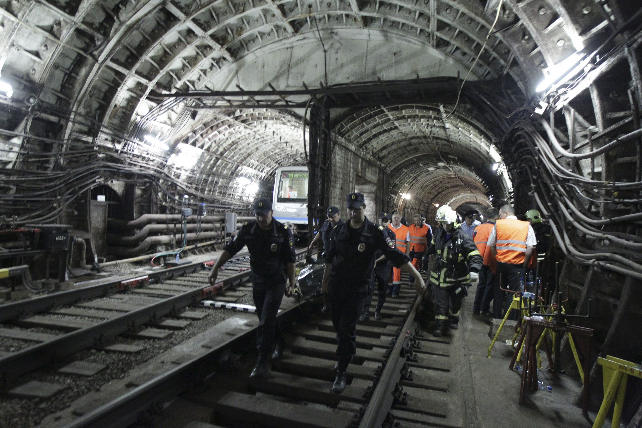 2 Moscow subway workers detained in deadly crash