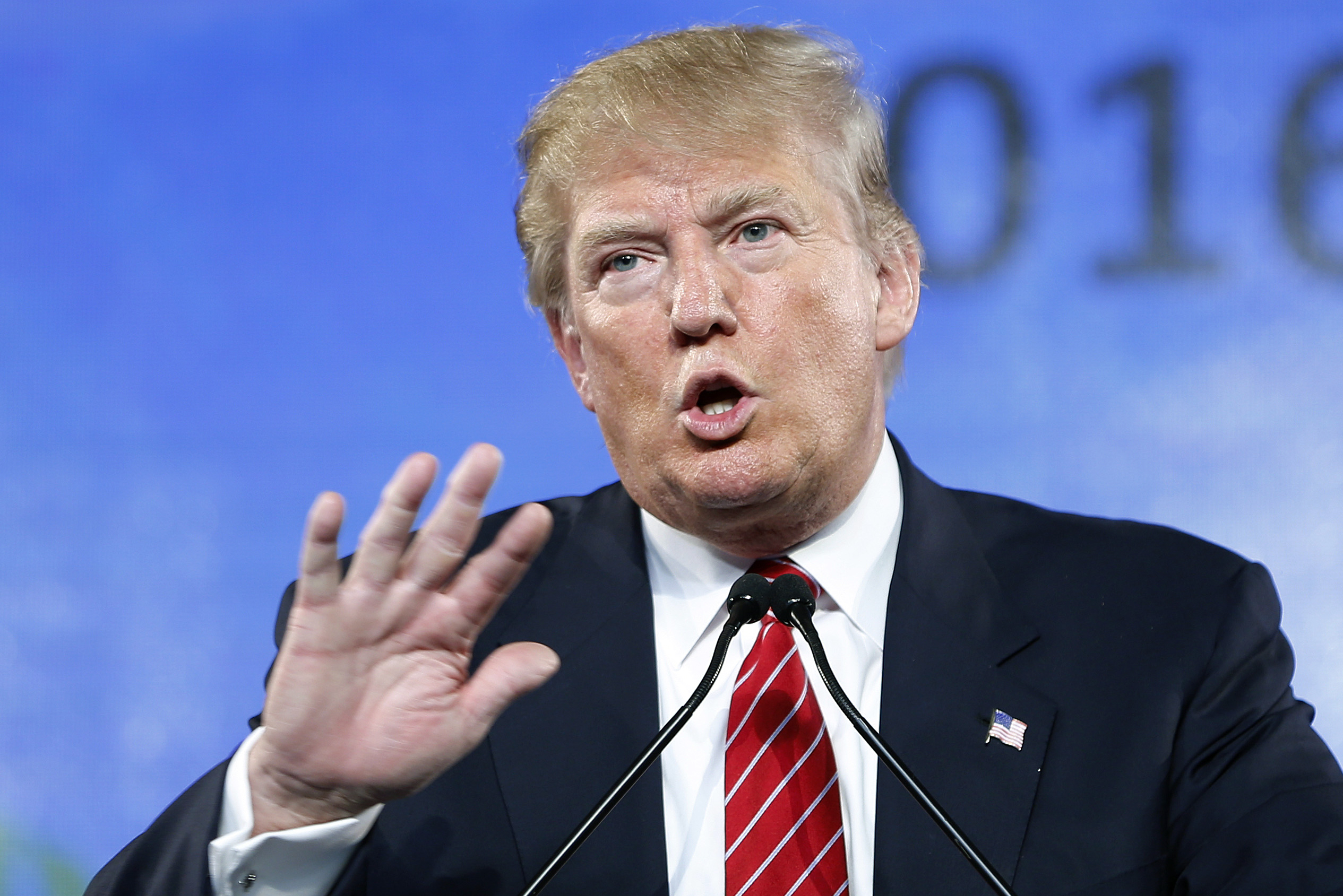 Iowa newspaper calls on Trump to drop out of 2016 race