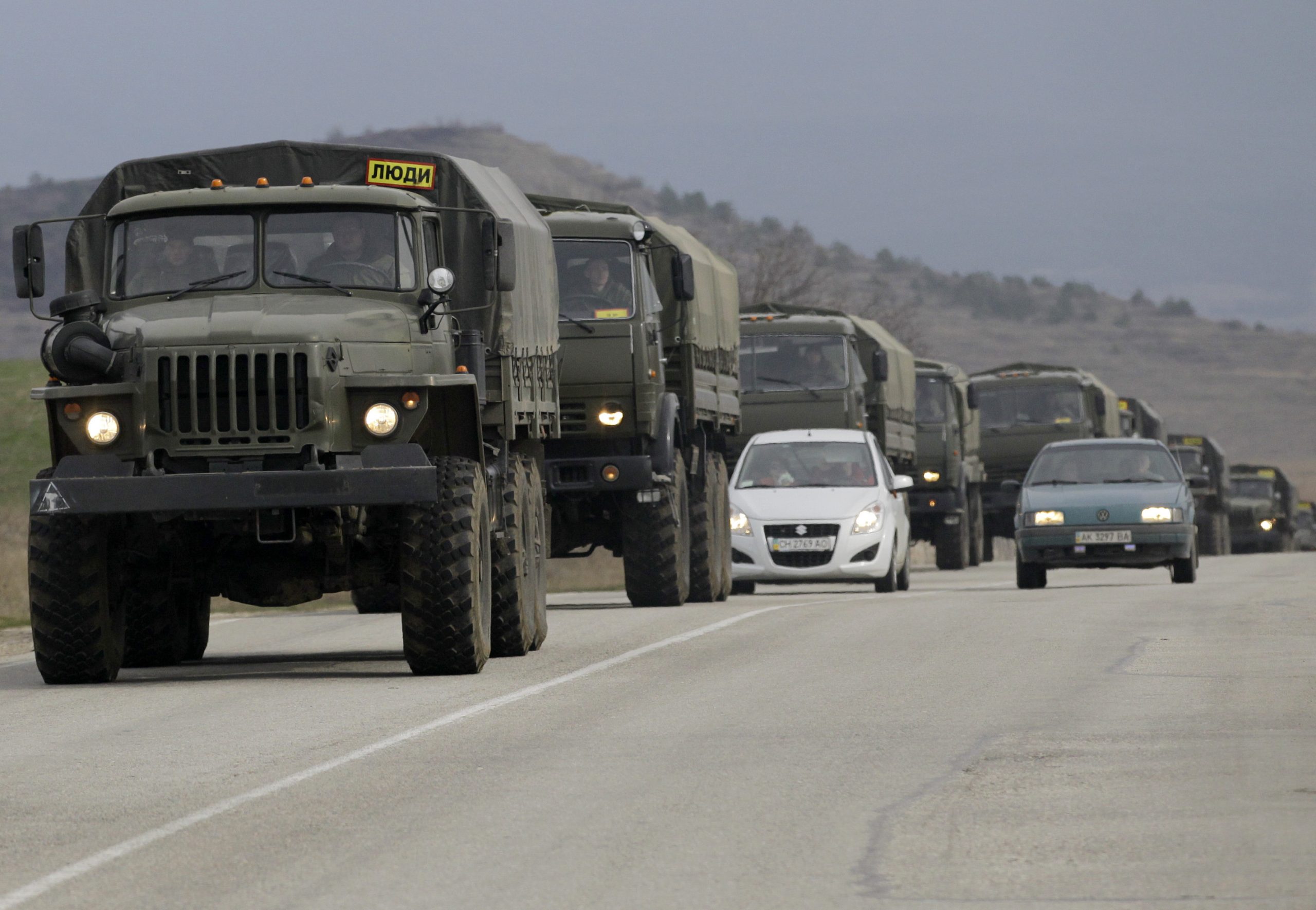 Russia reinforces military presence in Crimea