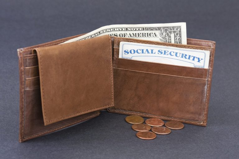 Federal welfare benefits pay more than minimum wage jobs in 35 states, according to a new report from the Cato Institute. (Photo: Thinkstock)