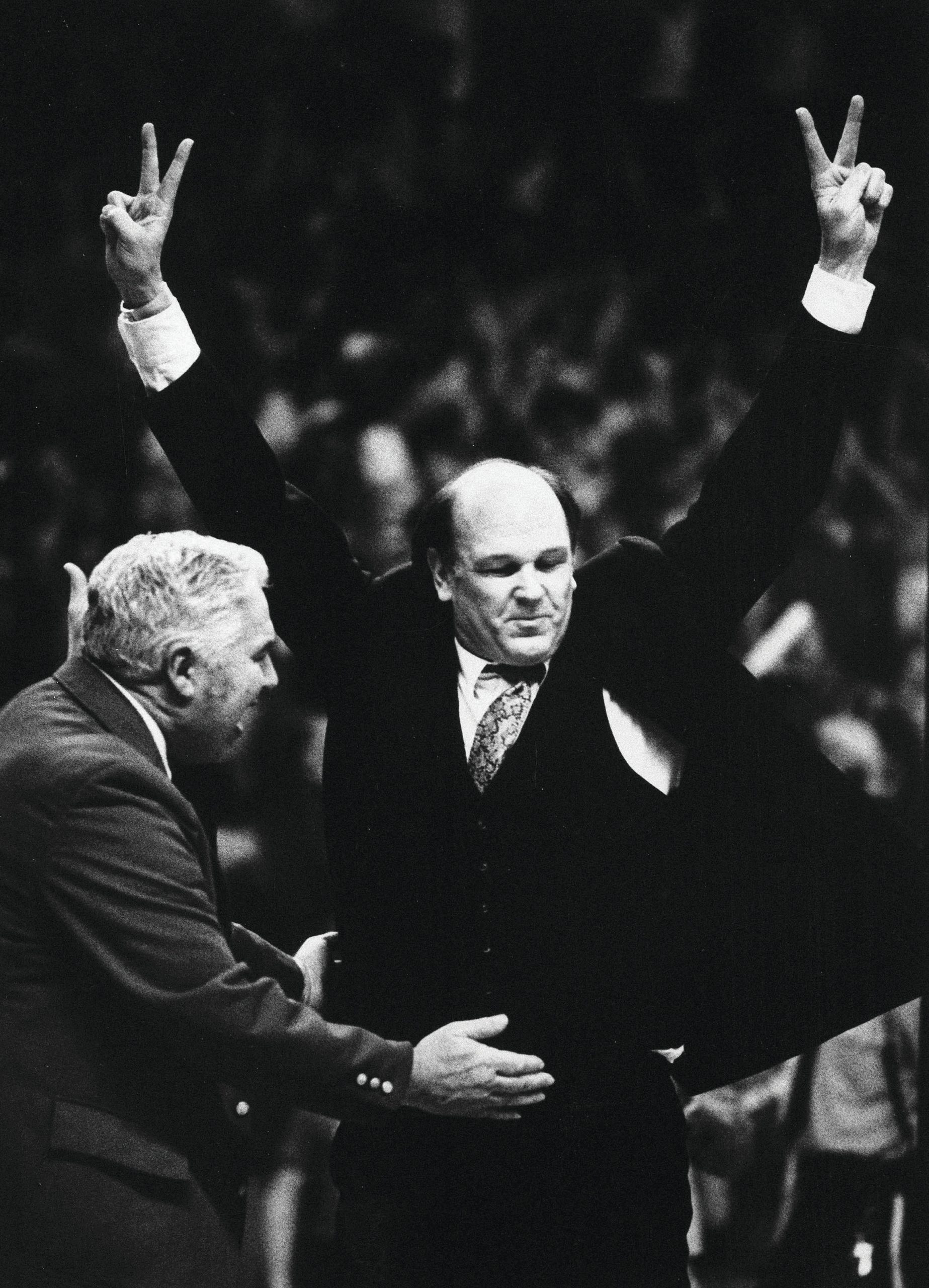 Maryland honors Lefty Driesell with sculpture at Comcast Center