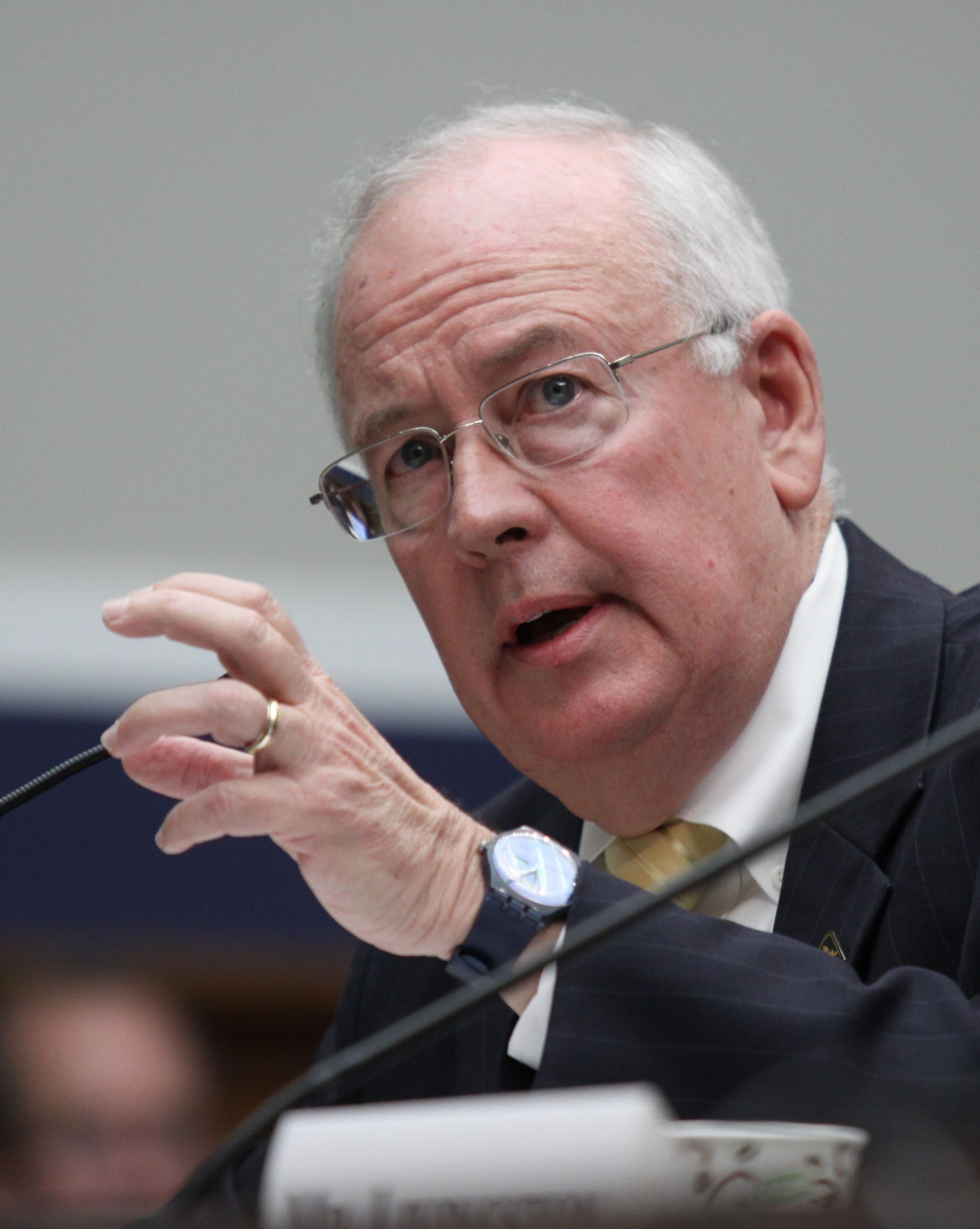 Witnesses oppose NLRB ruling on college athletes