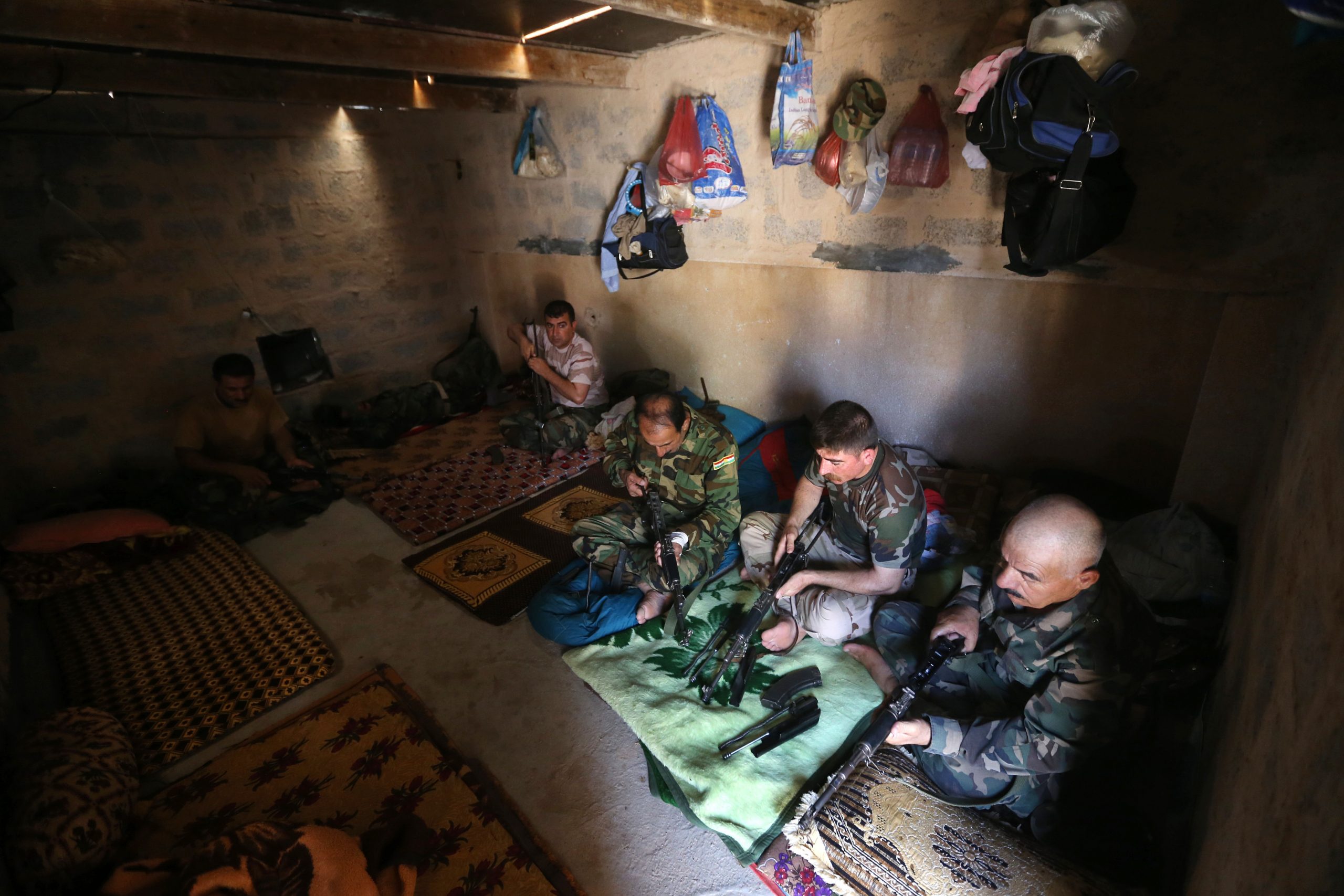 Kerry issues warning after Syria bombs Iraq