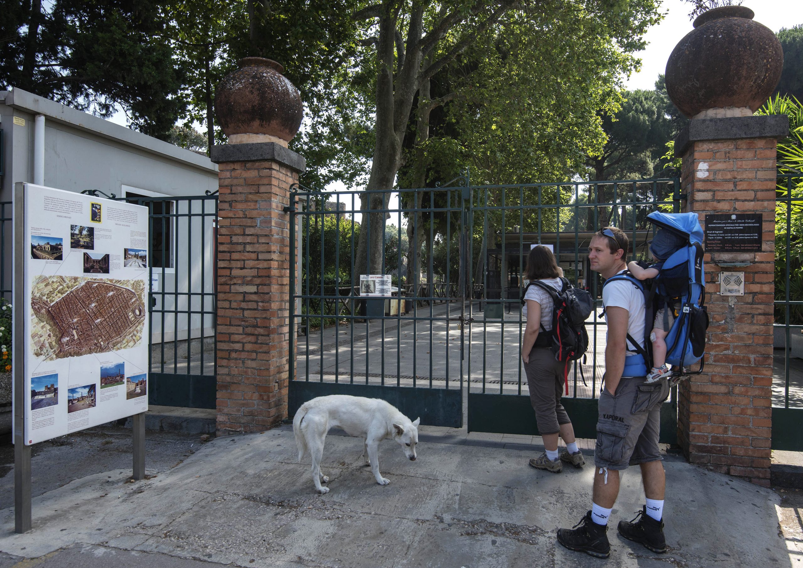 Labor dispute locks tourists out of Pompeii