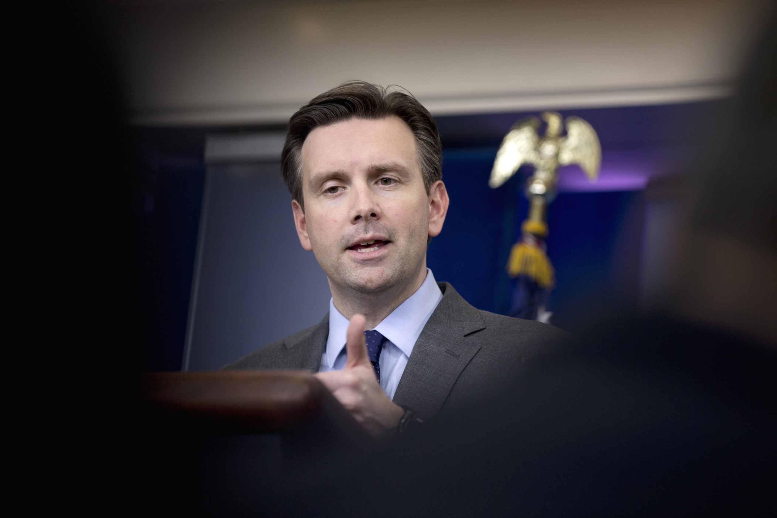 White House: No comment on Clinton’s handling of classified info