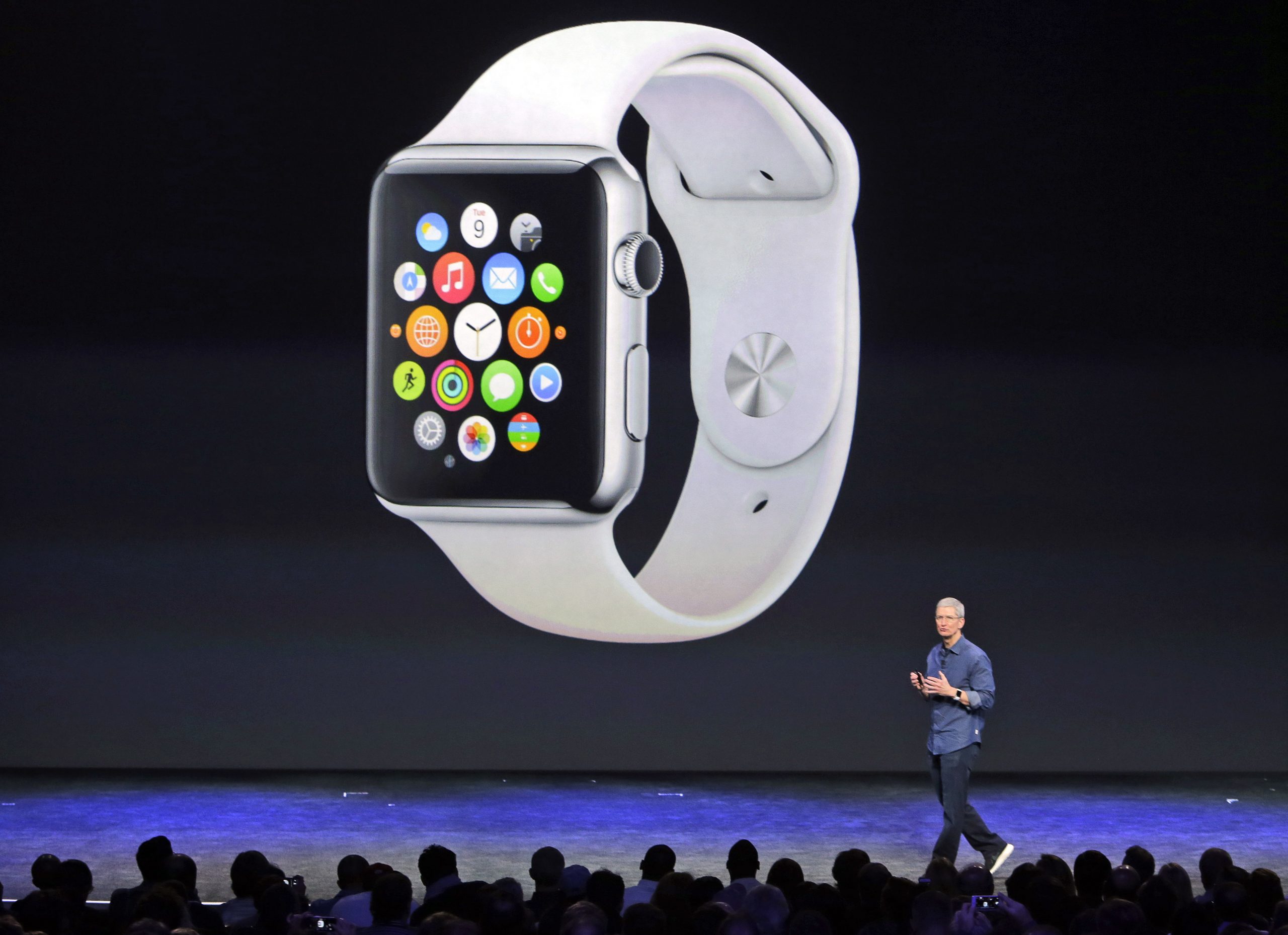 Apple unveils smartwatch, bets on wearable devices