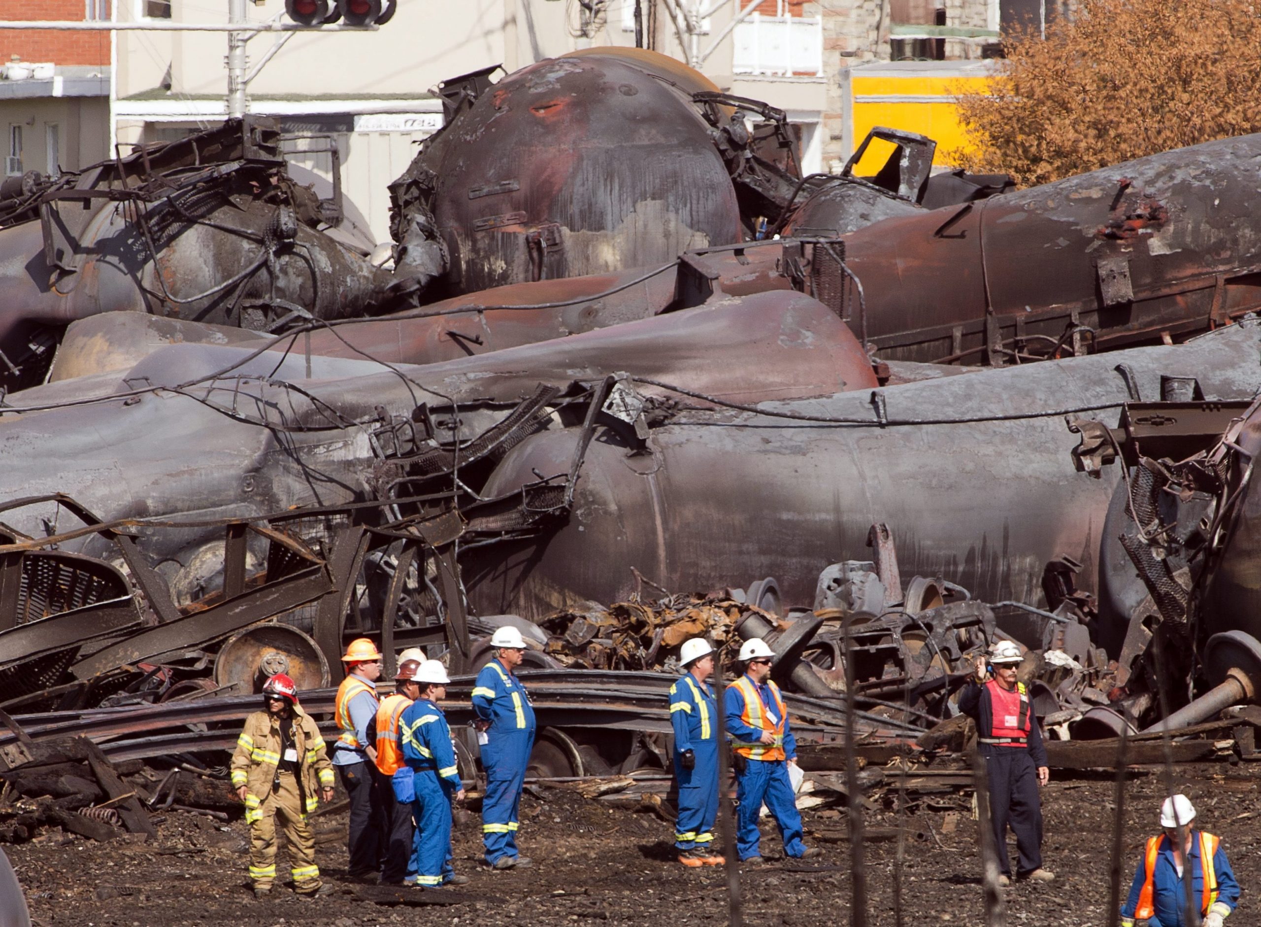 Sharp rise in West Coast oil trains, fears abound