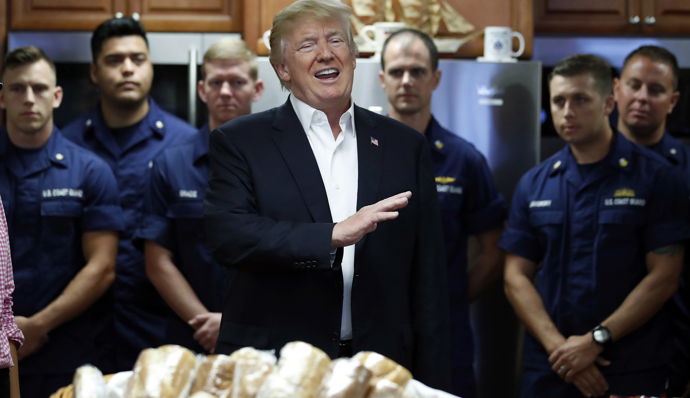 Trump touts bigger, badder, richer America on Thanksgiving
