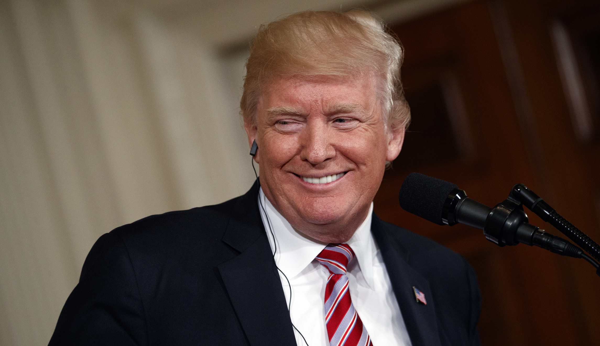 Trump touts strength of stock market as he urges Senate Republicans to pass tax reform bill