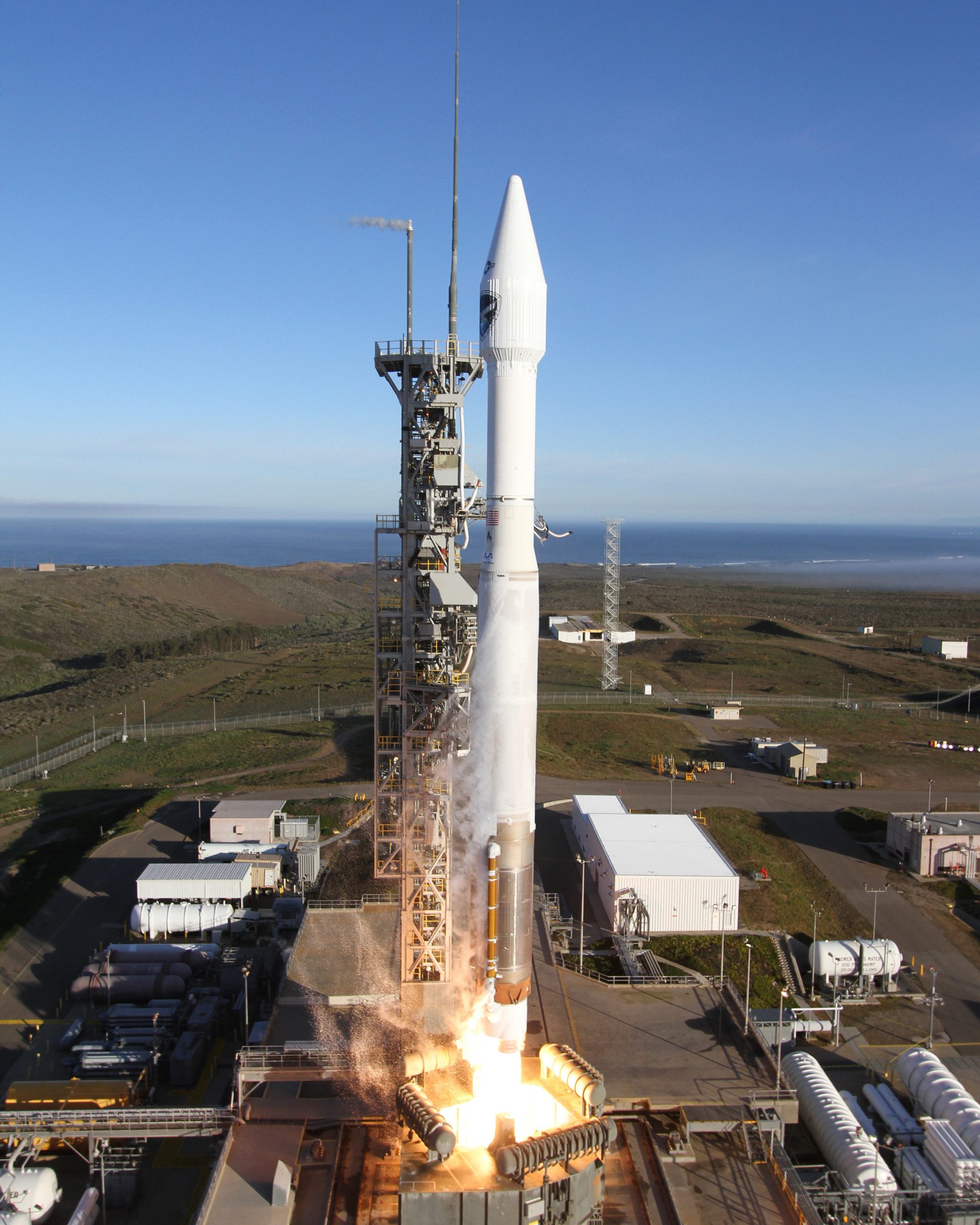 US defense weather satellite launched
