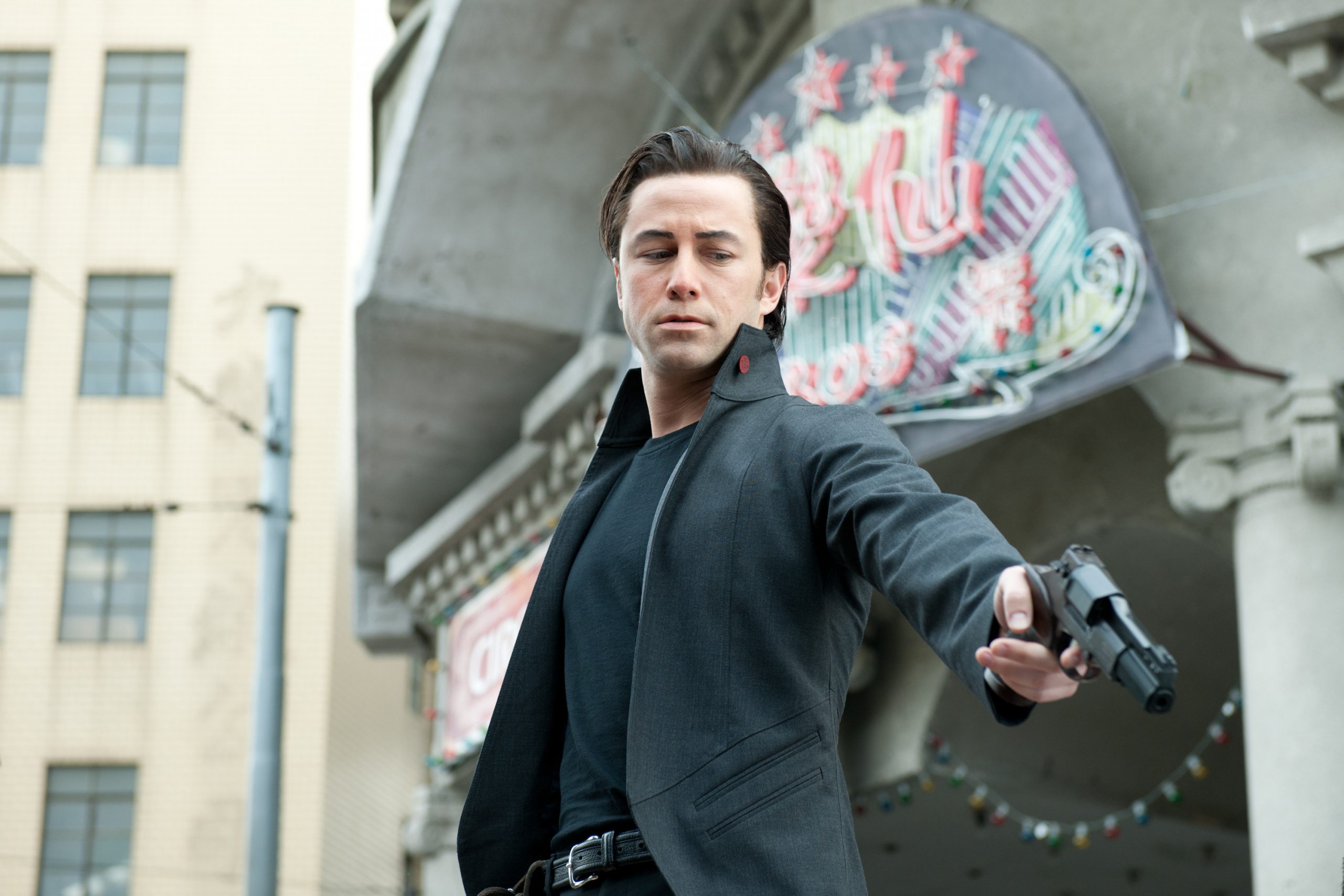 ‘Looper’ takes the nonsense out of time travel movies