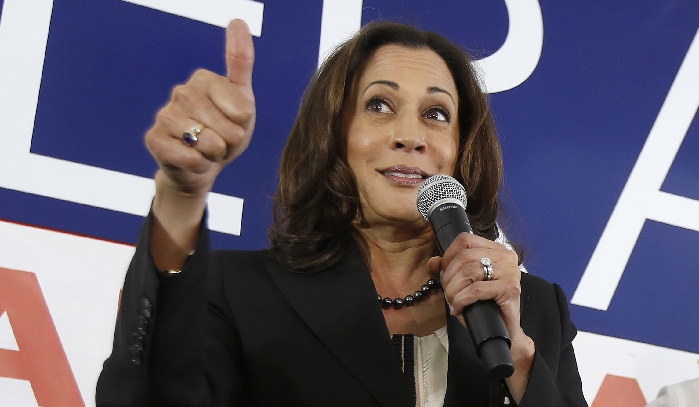Hot mic catches Kamala Harris asking what city she’s in before addressing crowd
