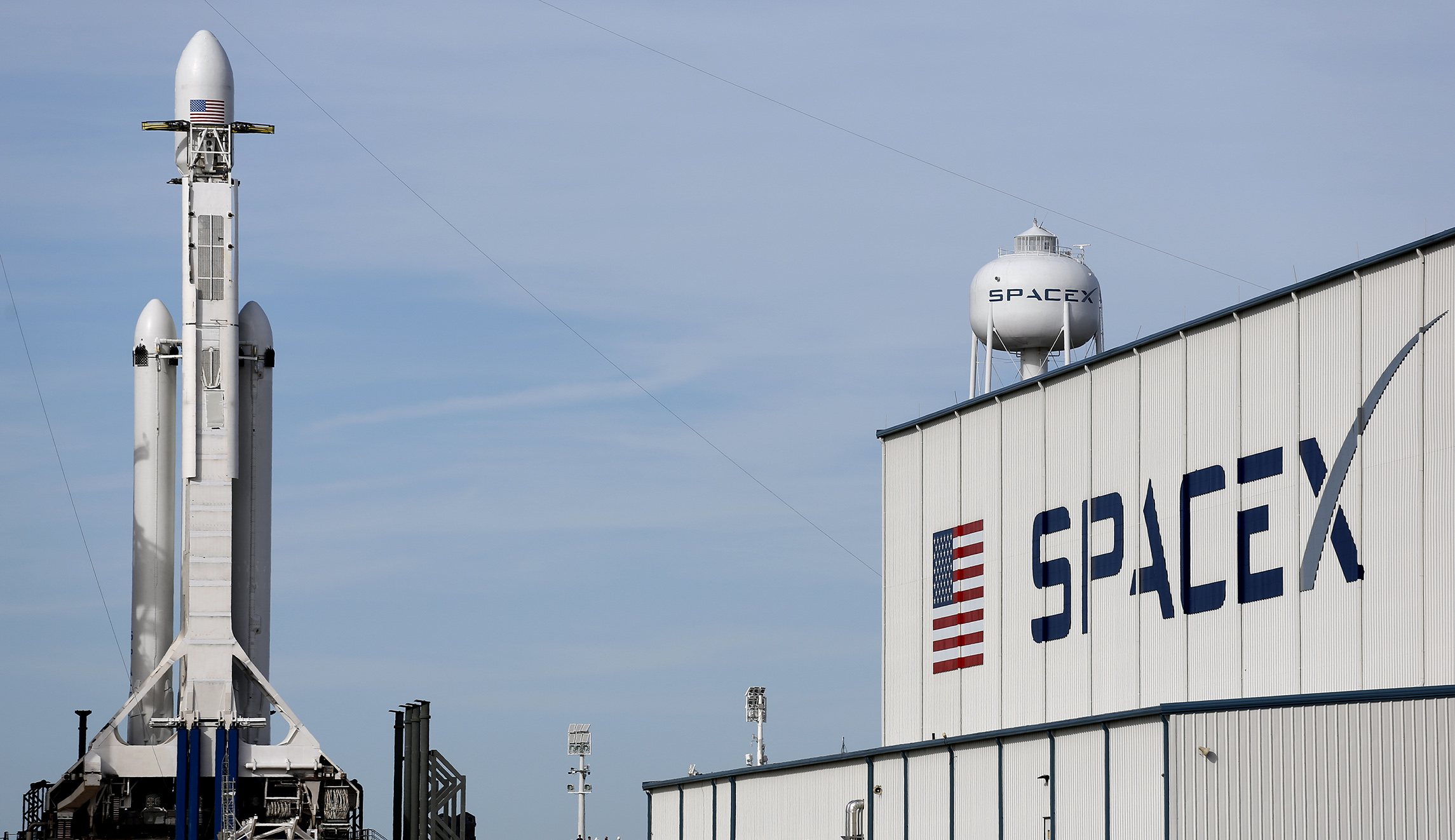 SpaceX successfully launches most powerful rocket on Earth