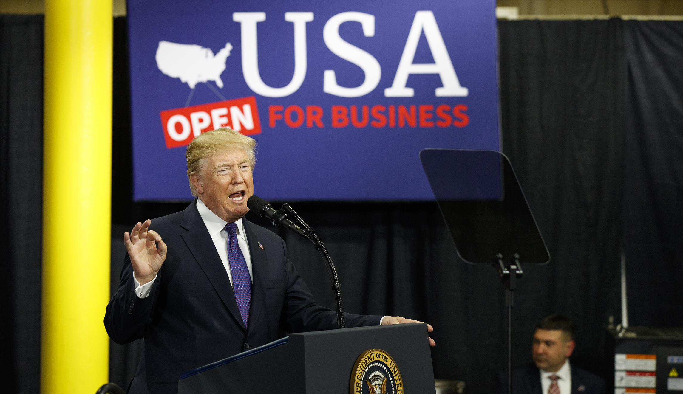 White House claims Trump is focused on ‘long-term economic fundamentals’ following stock market plunge Monday