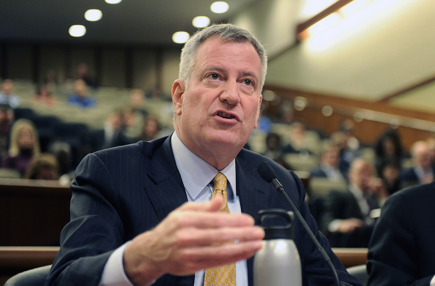 What Bill de Blasio doesn’t get about the minimum wage and cigarettes