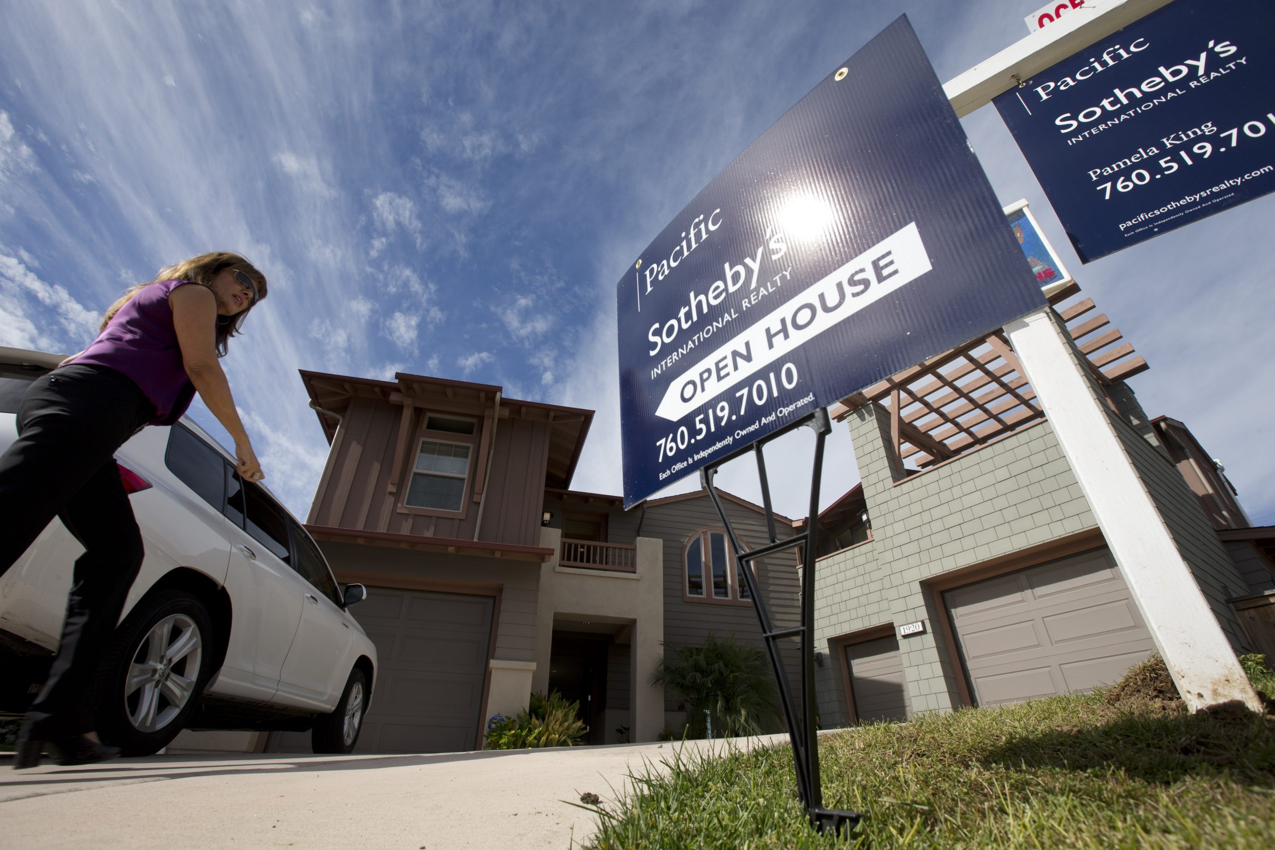 US new home sales jump to fastest rate in 2½ years